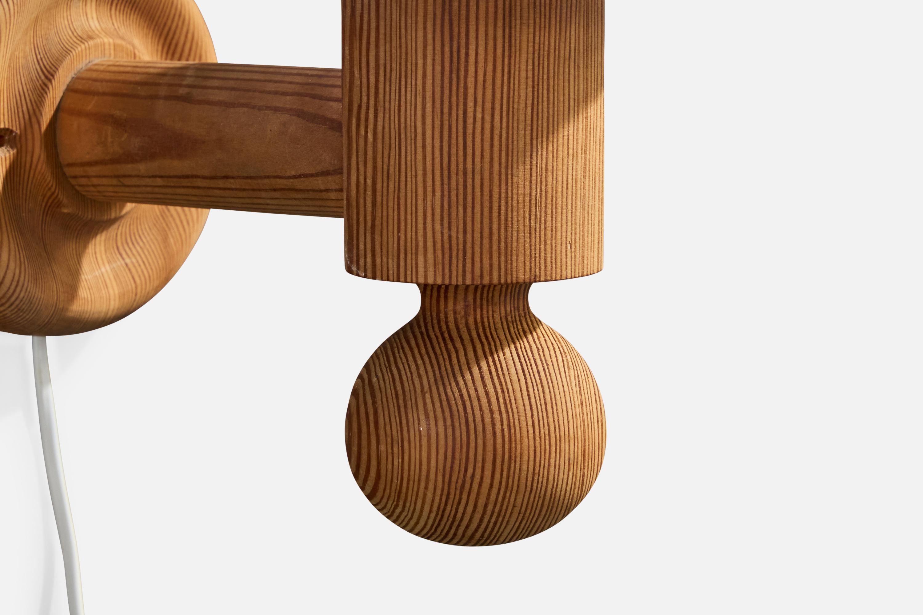 Uno Kristiansson, appliques murales, pin, tissu, Suède, années 1970 en vente 1