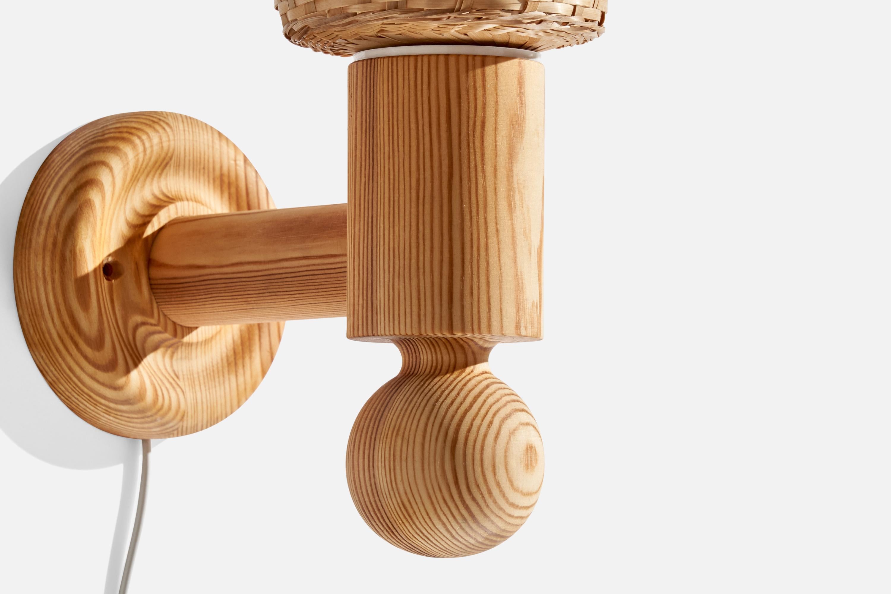 Rotin Uno Kristiansson, Wall Lights, pin, rotin, Suède, 1970 en vente