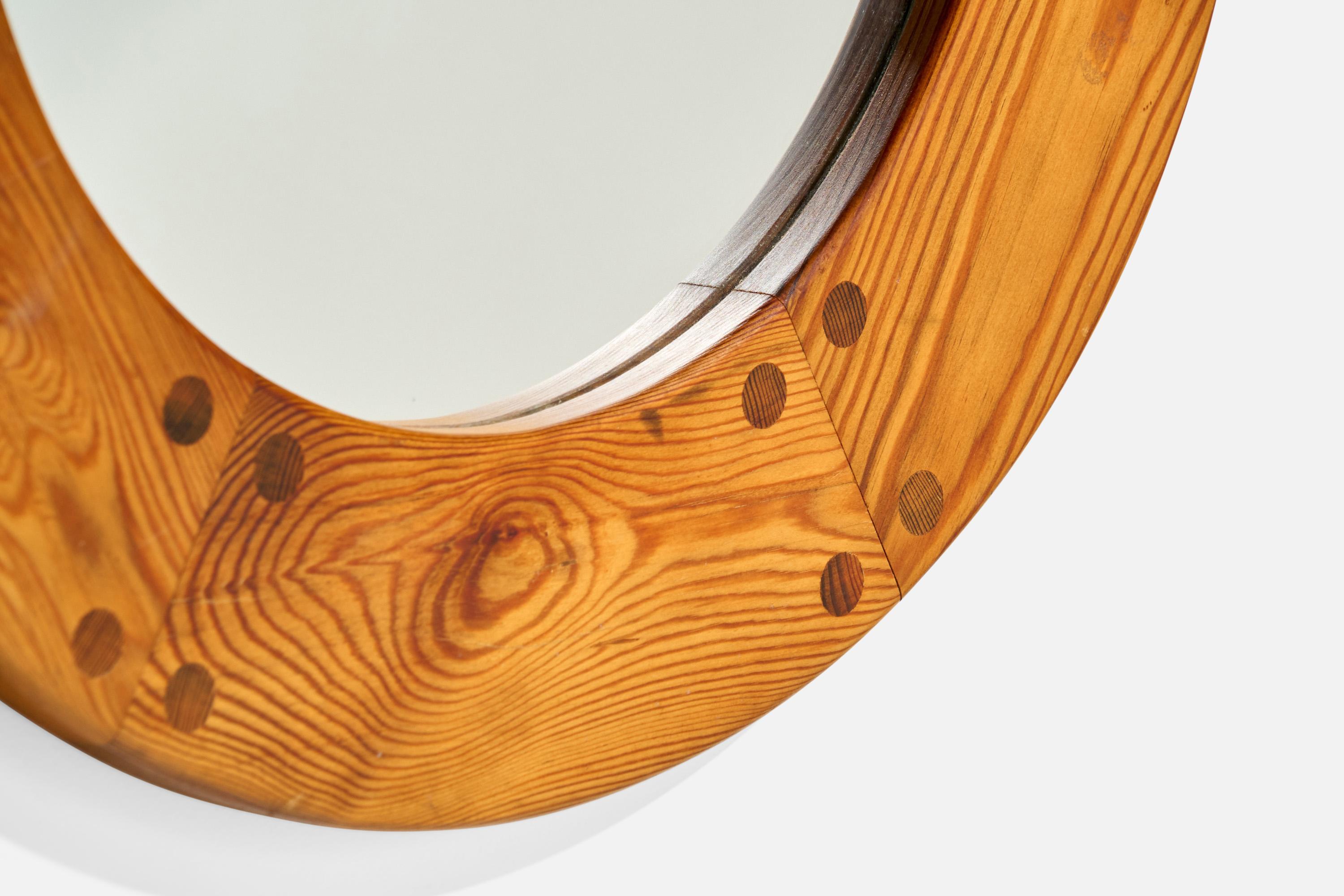 Miroir Uno Kristiansson, miroir mural en pin, Suède, années 1970 en vente