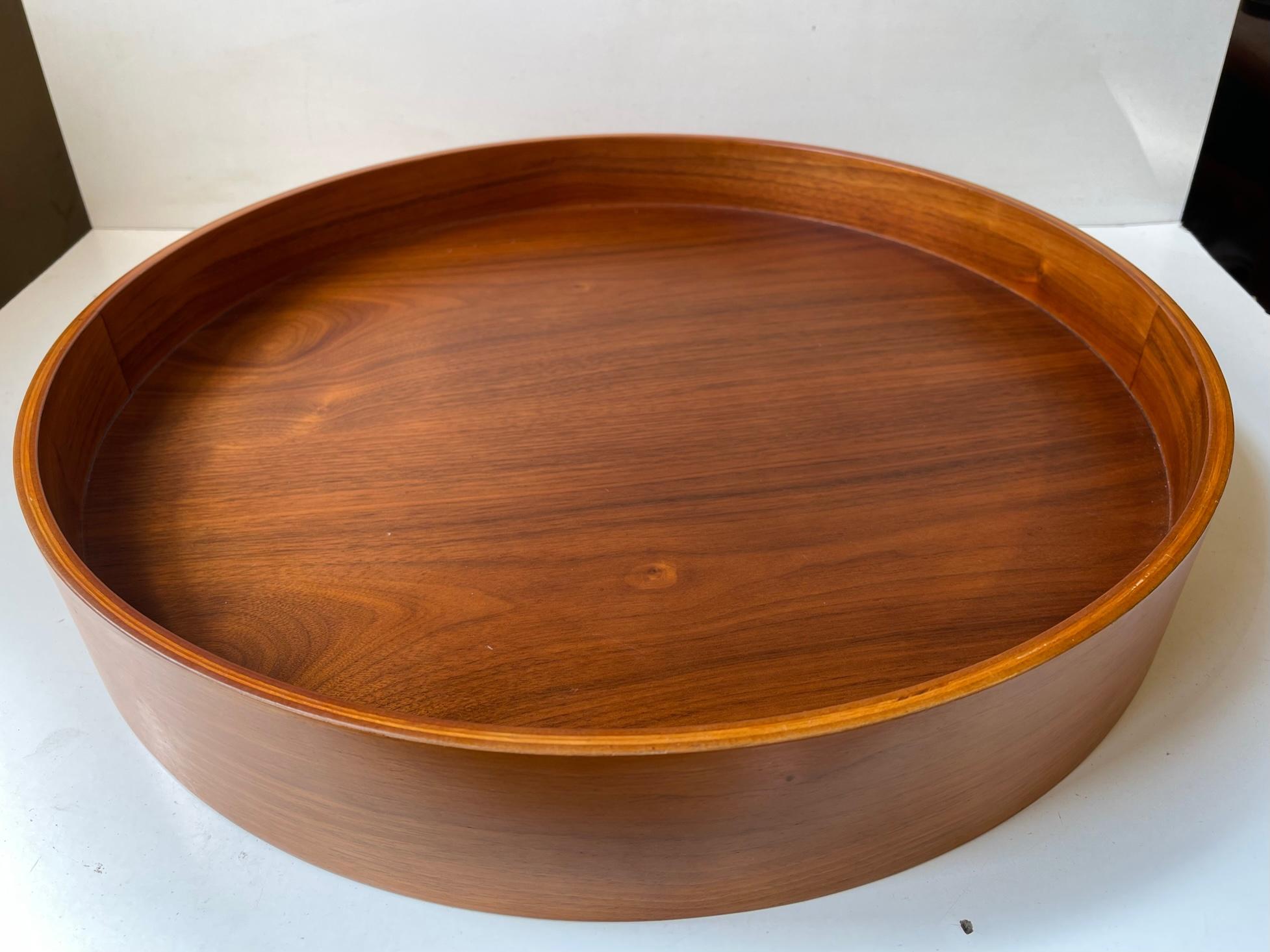 Uno & Osten Kristiansson Circular Serving Tray in Teak, 1960s In Good Condition For Sale In Esbjerg, DK