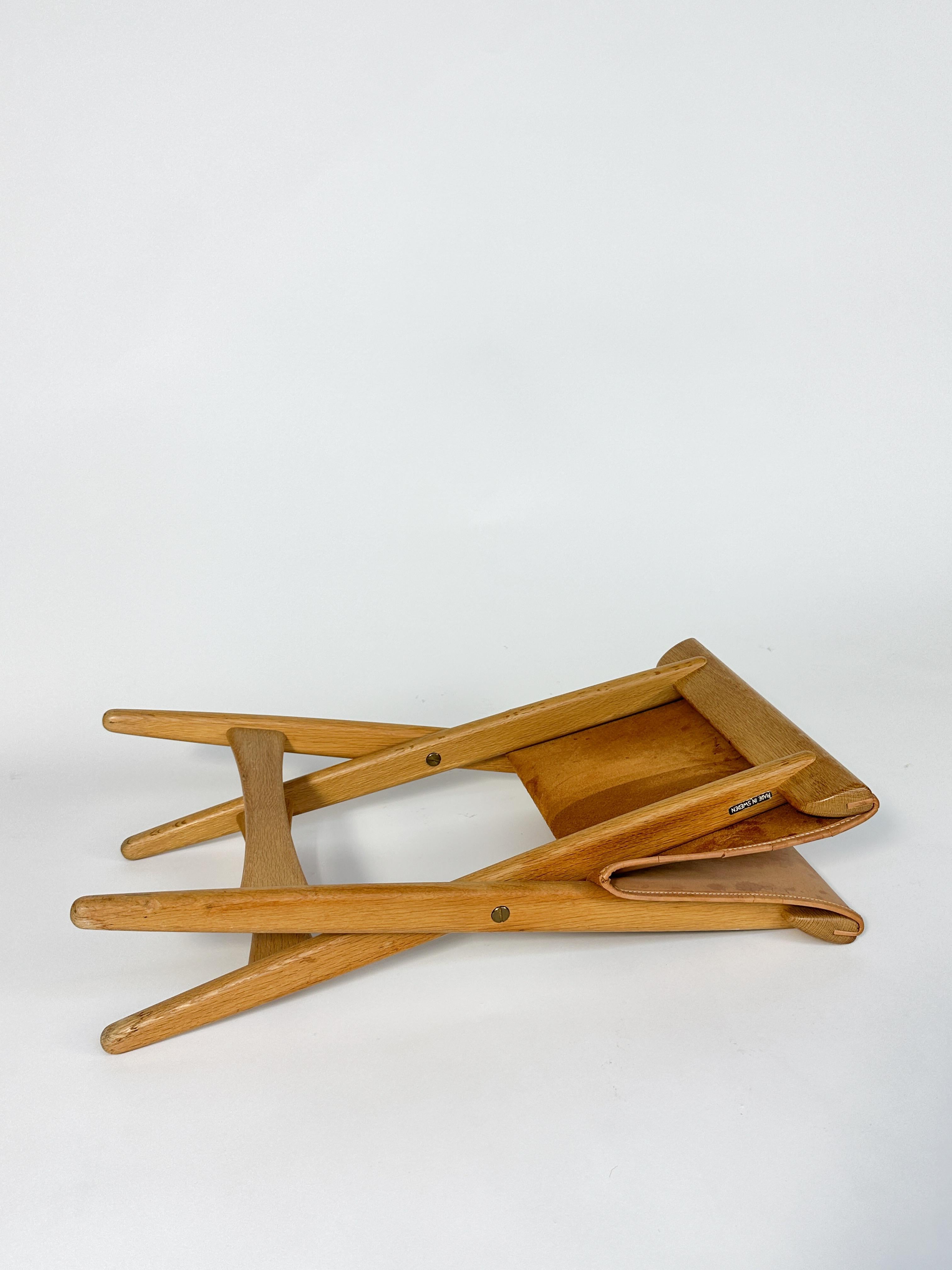 Uno & Östen Kristiansson Folding Stool Oak & Leather Luxus Vittsjö Sweden 1950s 3