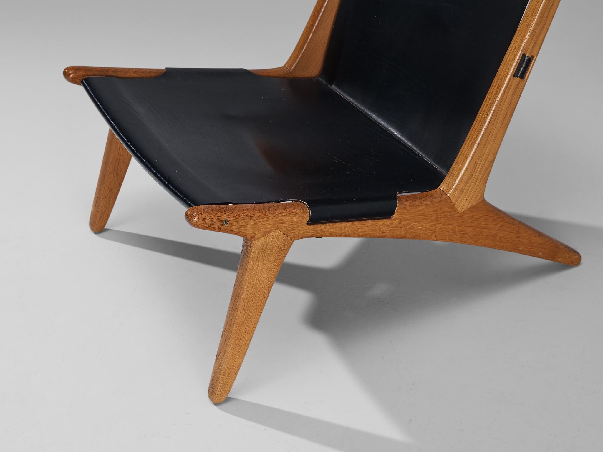 Uno & Östen Kristiansson for Luxus Hunting Chair in Leather and Oak In Good Condition For Sale In Waalwijk, NL