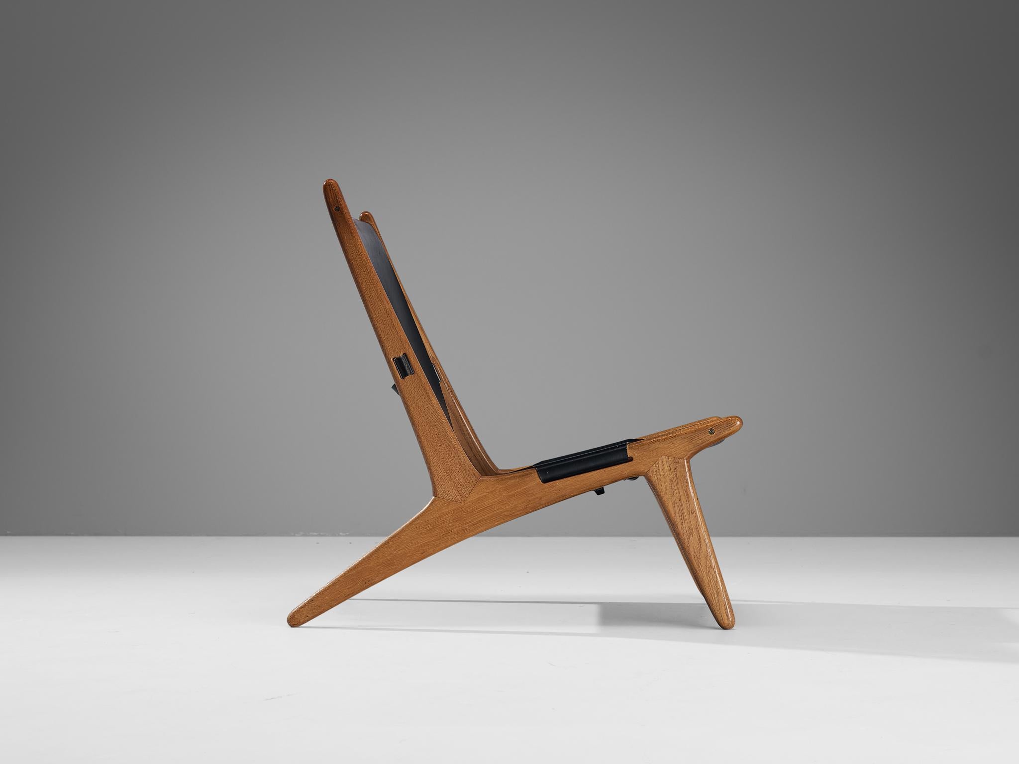 Mid-20th Century Uno & Östen Kristiansson for Luxus Hunting Chair in Leather and Oak For Sale
