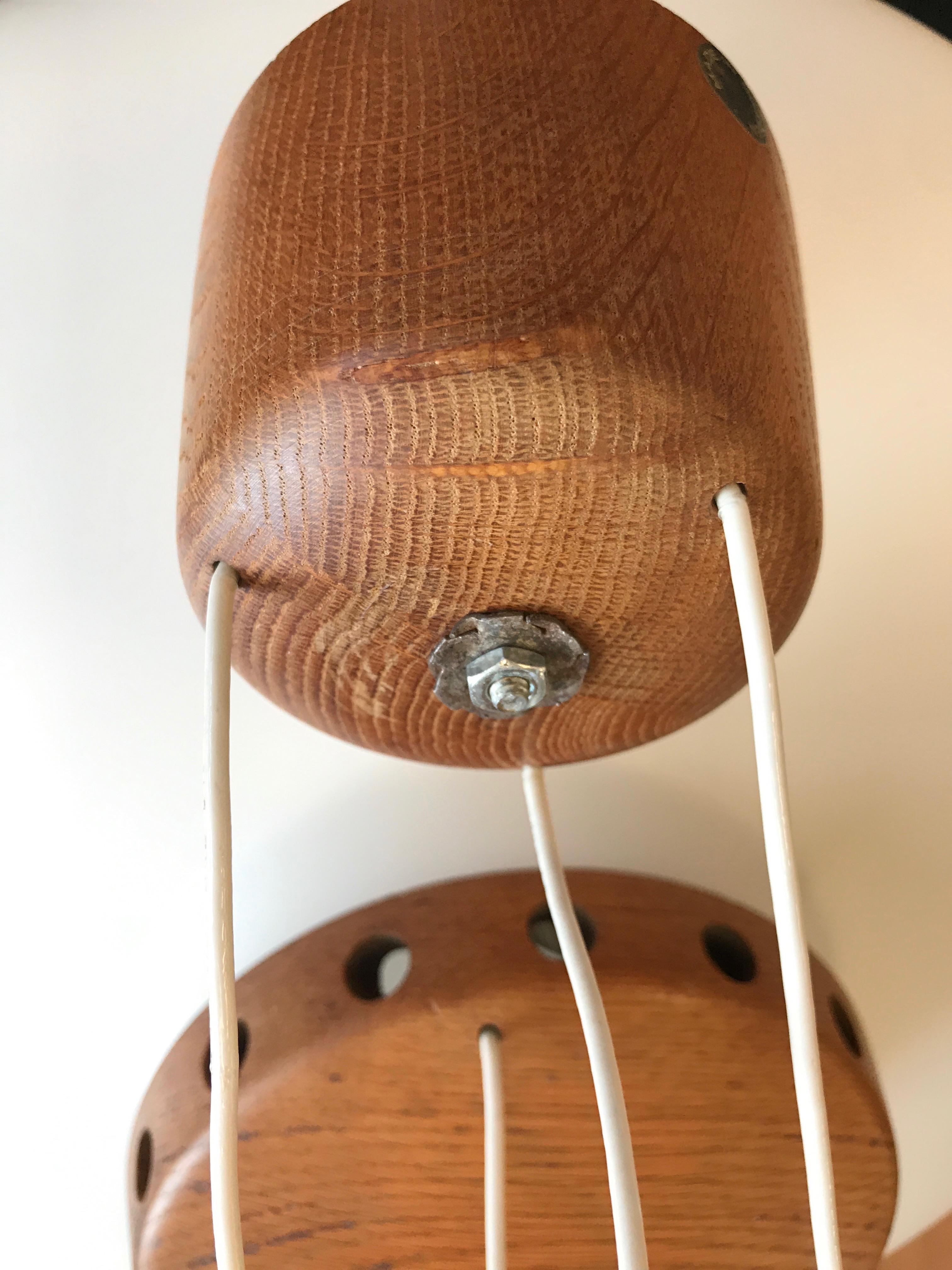 Uno & Östen Kristiansson für Luxus Teak & Opalglas UFO Pendelleuchte:: 1950er Jahre 5