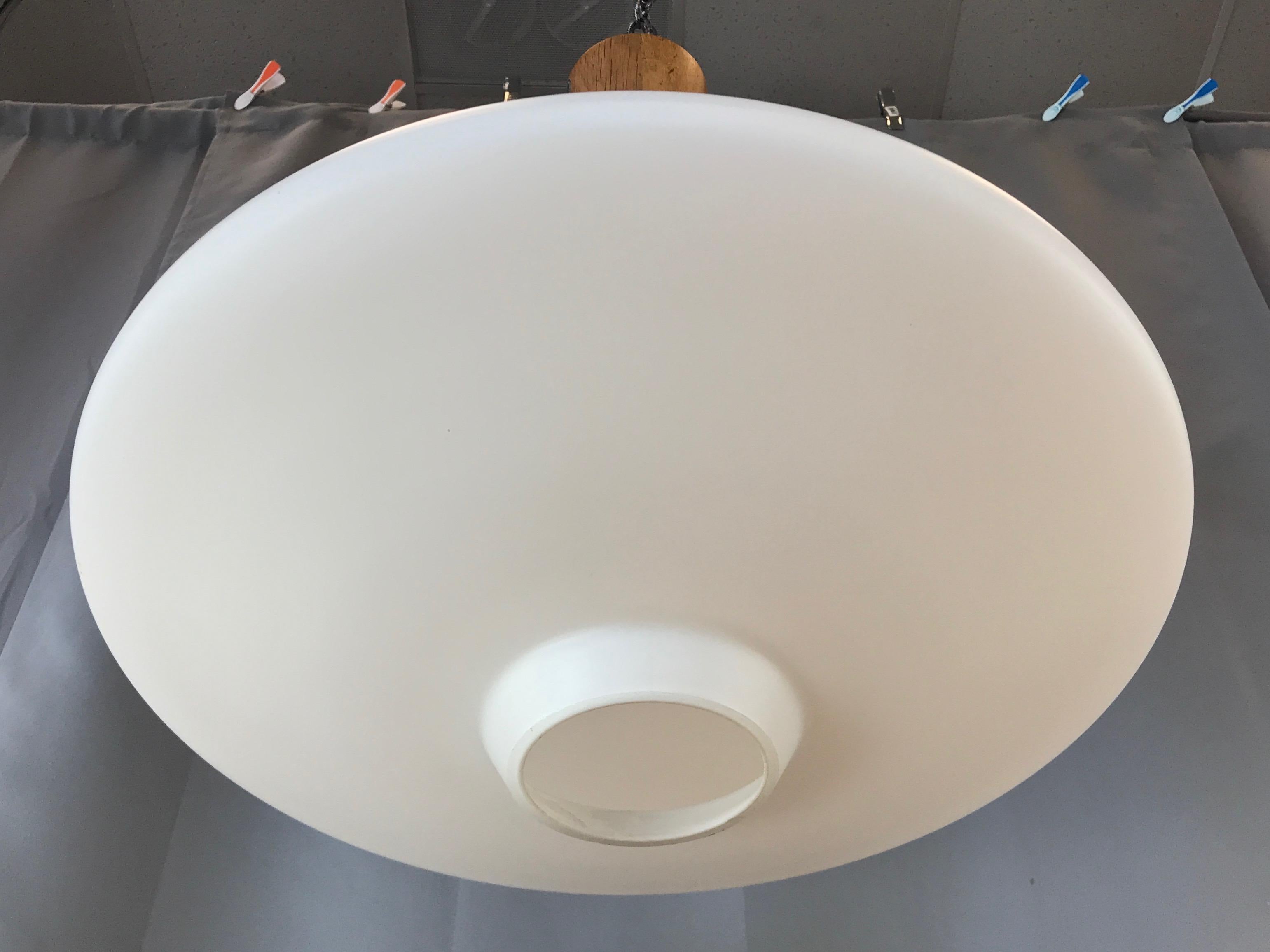 Uno & Östen Kristiansson für Luxus Teak & Opalglas UFO Pendelleuchte:: 1950er Jahre 3