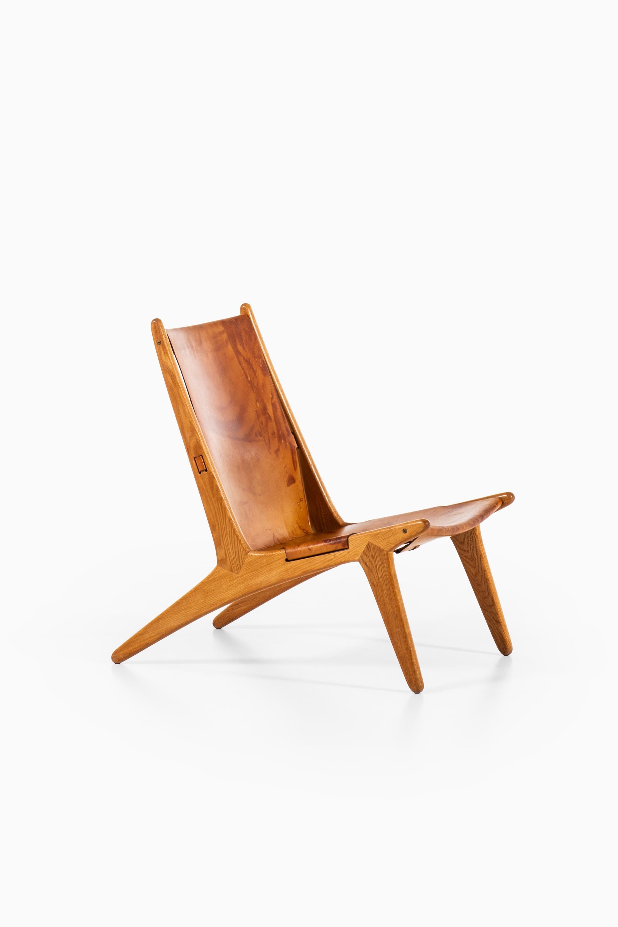 Uno & Östen Kristiansson Hunting Easy Chair Produced by Luxus in Sweden For Sale 2