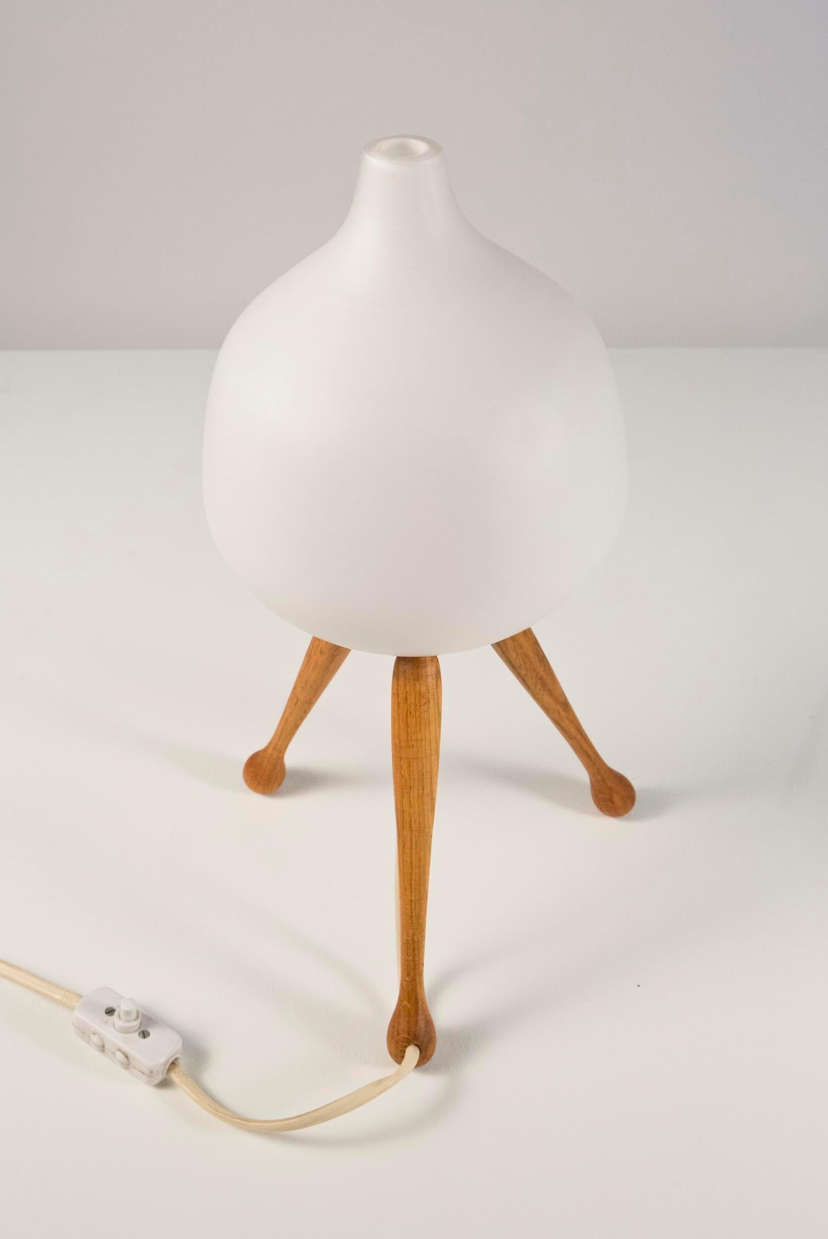 Uno & Östen Kristiansson Model 114 Oak Table Lamp by Luxus, Sweden 1950s 7