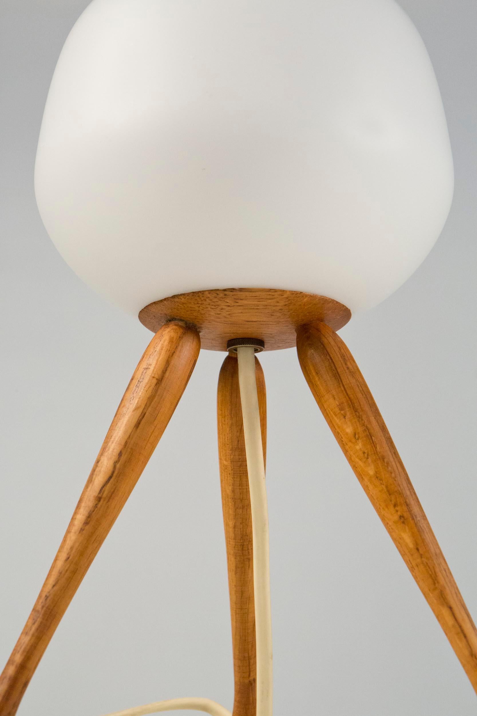 Uno & Östen Kristiansson Model 114 Oak Table Lamp by Luxus, Sweden 1950s 2