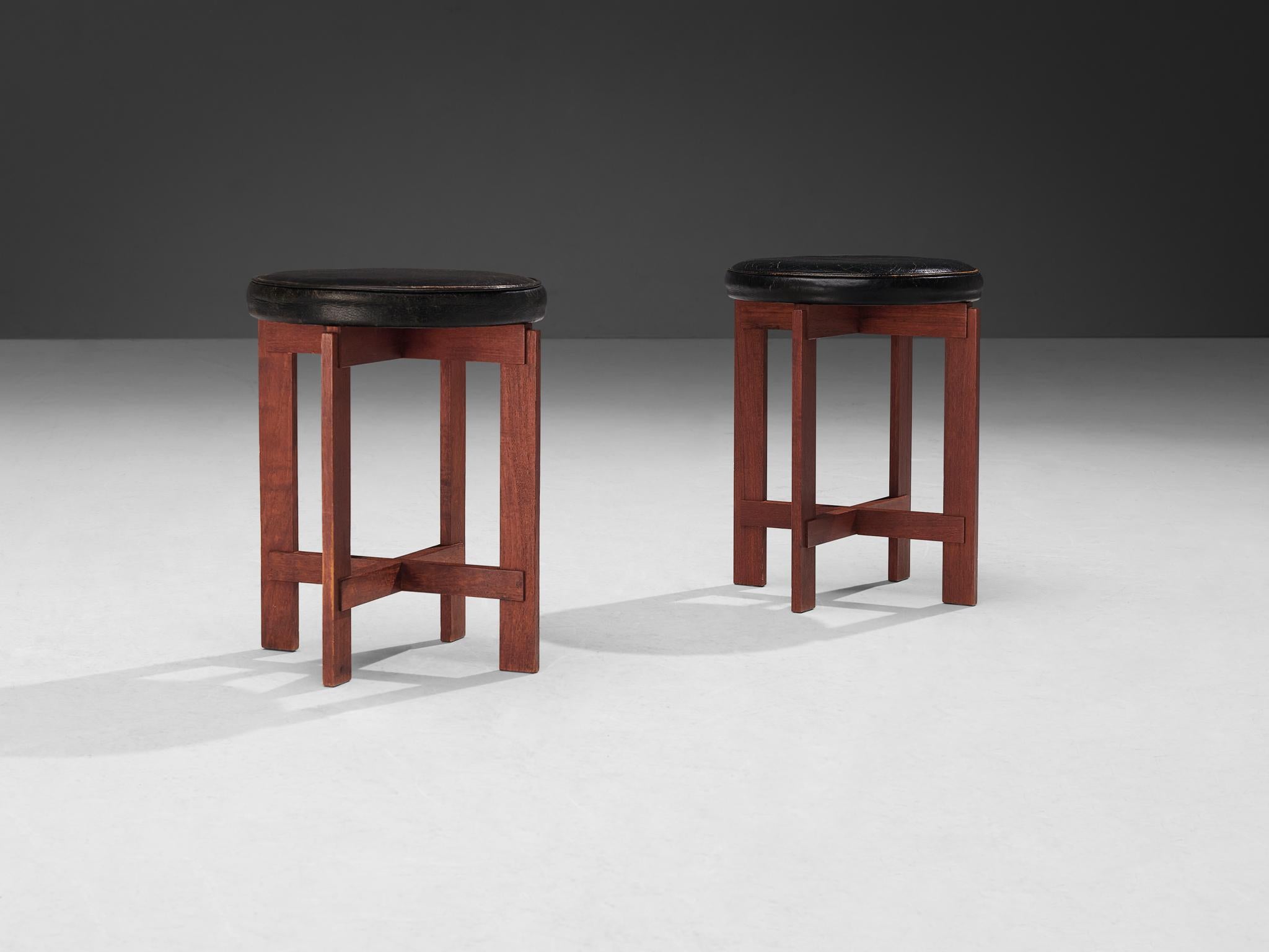 Mid-20th Century Uno & Östen Kristiansson Pair of Stools in Leather and Teak For Sale