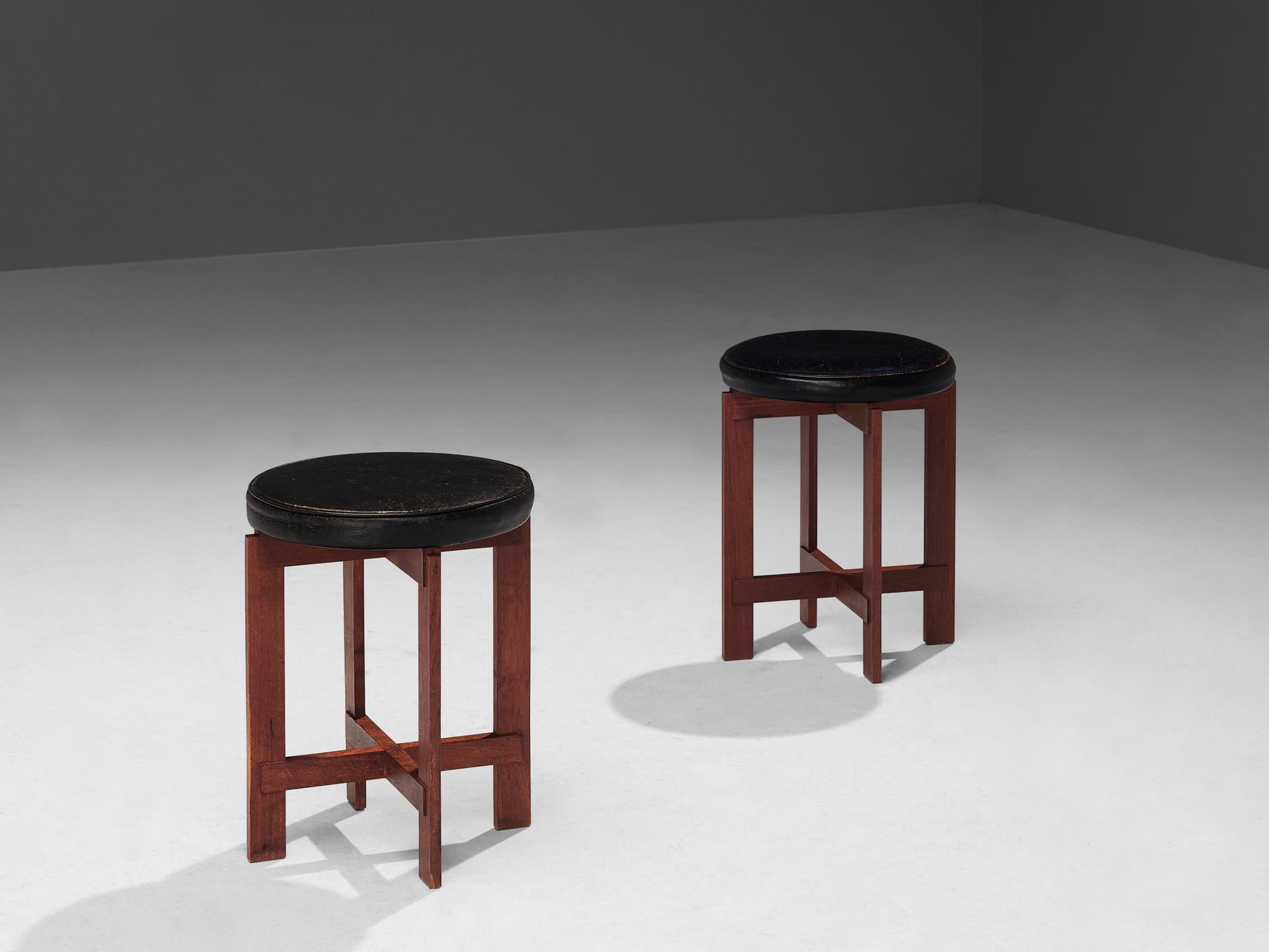 Uno & Östen Kristiansson Pair of Stools in Leather and Teak For Sale 1