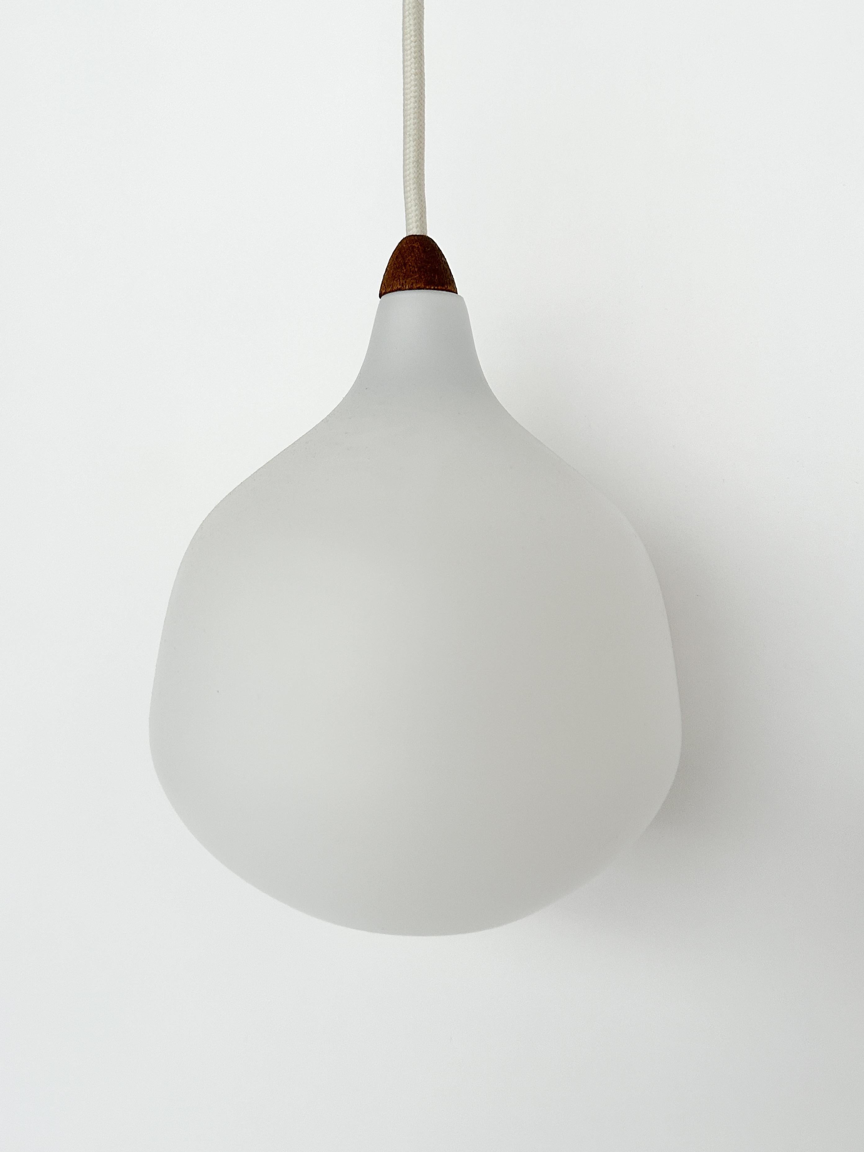 Hand-Crafted Uno & Östen Kristiansson Pendant Lamp Glass & Oak Luxus Vittsjö Sweden 1950s For Sale