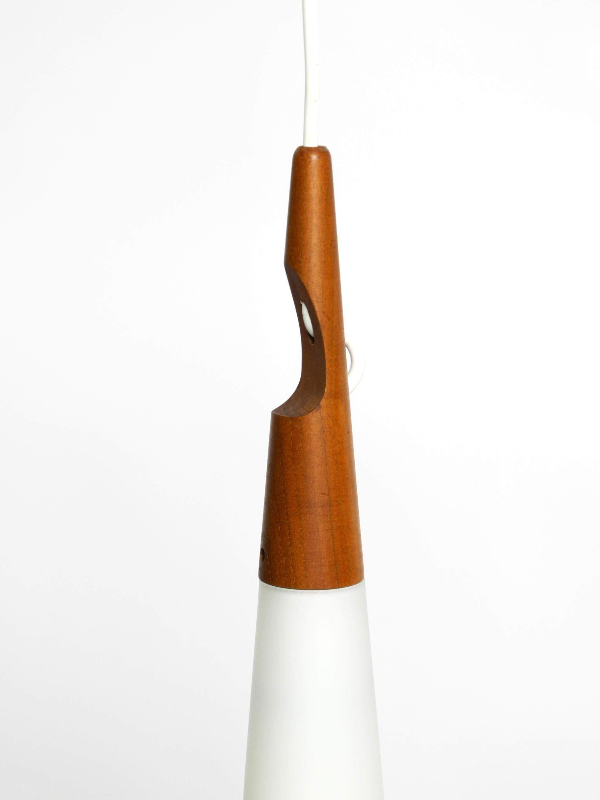 Milieu du XXe siècle Lampe suspendue Uno & Östen Kristiansson  Fabriqué par Luxus Vittsjö, Suède 1957 en vente