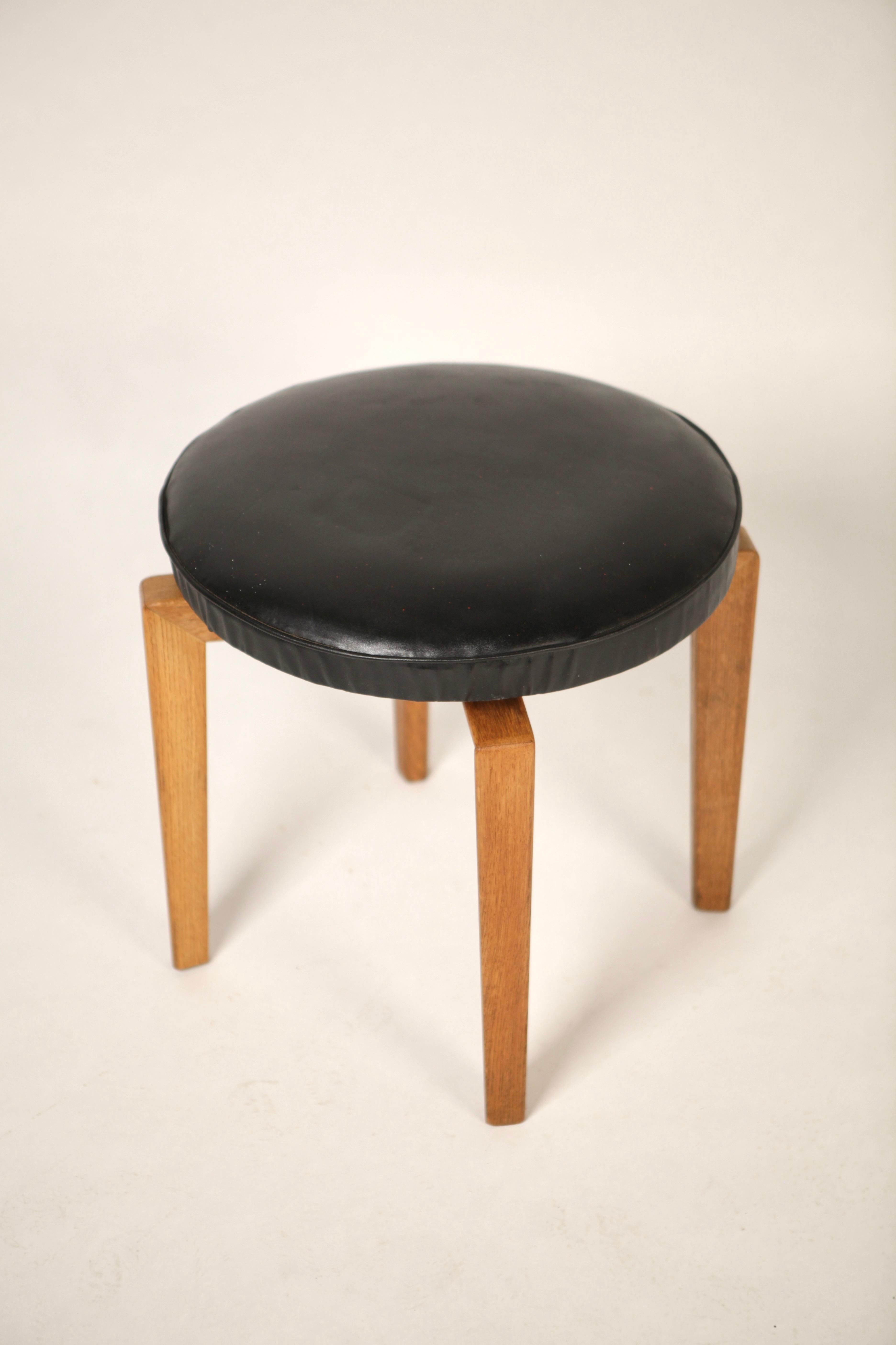 Uno & Östen Kristiansson, Rare Stool in Oak and Leather for Luxus, Sweden 1960s For Sale 2