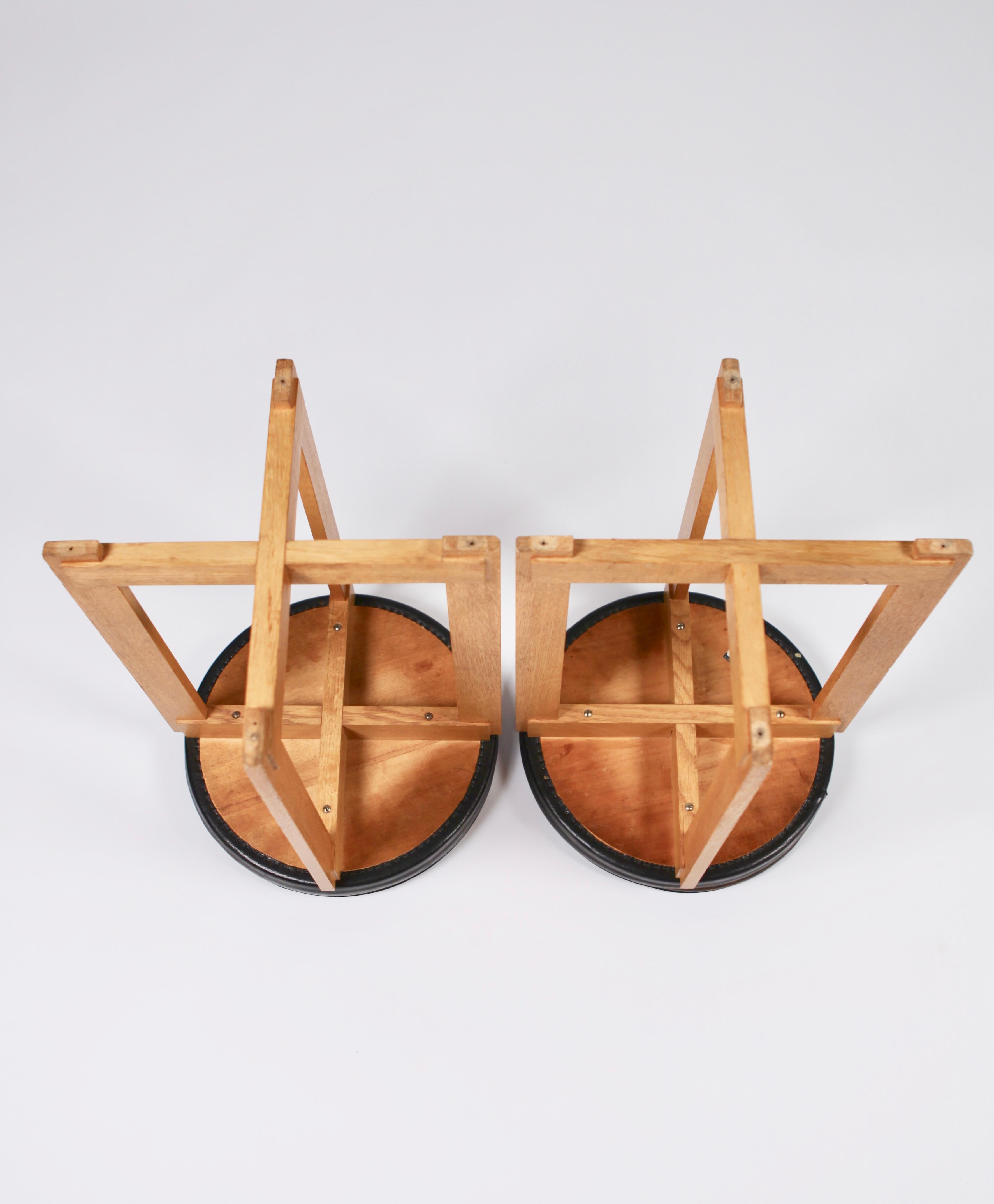Uno & Östen Kristiansson, Rare Stools in Oak and Leather for Luxus, Sweden 1960s 6