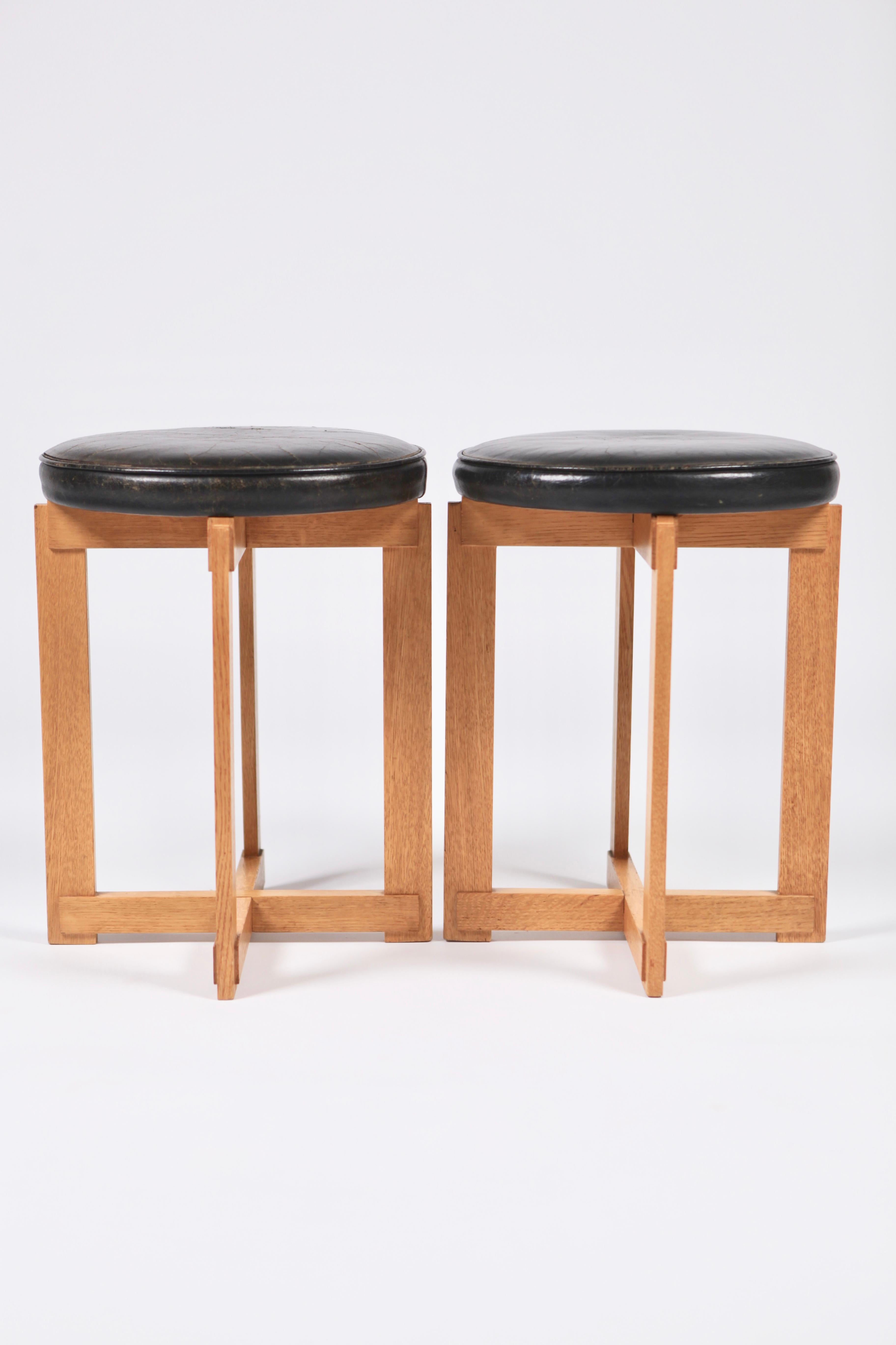 Uno & Östen Kristiansson, Rare Stools in Oak and Leather for Luxus, Sweden 1960s 2