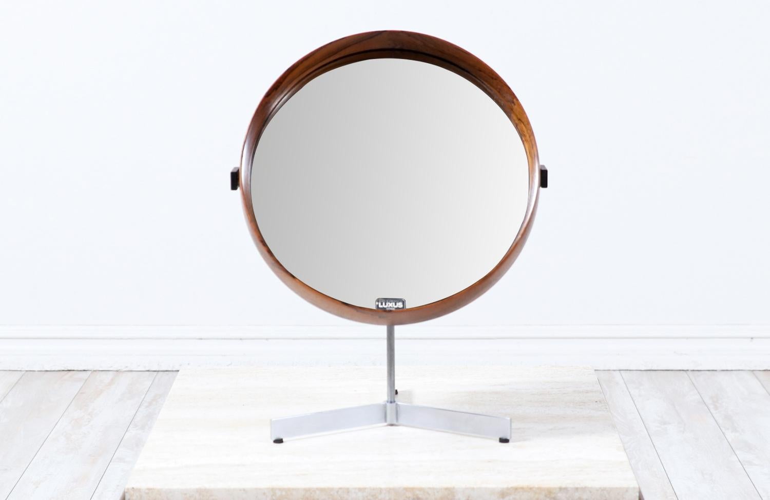 Mid-Century Modern Miroir en bois de rose et acier Uno & Osten Kristiansson pour Luxus en vente