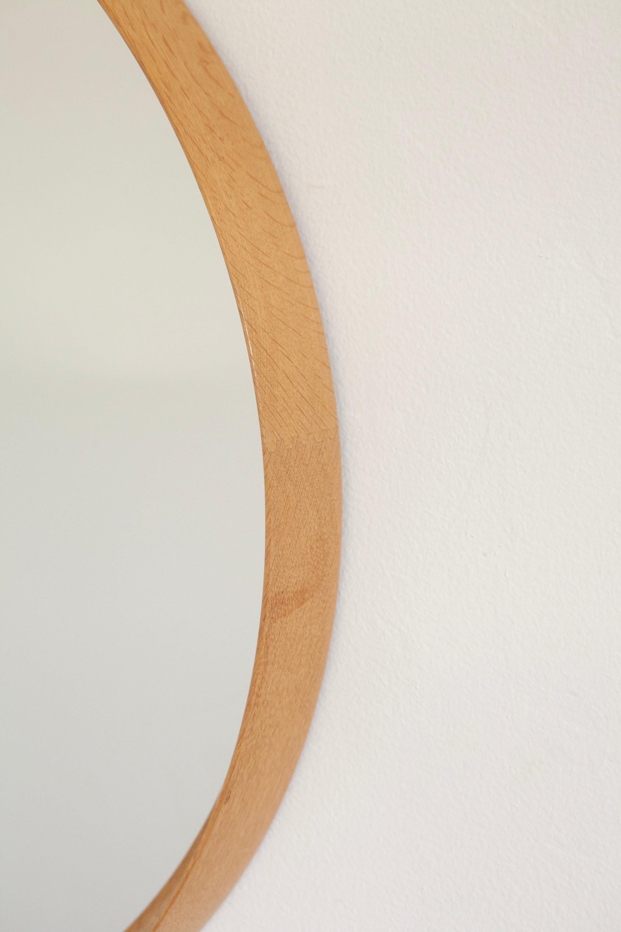 Uno & Östen Kristiansson, Round Oak mirror by Luxus, Vittsjö. Sweden, 1960s In Good Condition For Sale In Los Angeles, CA
