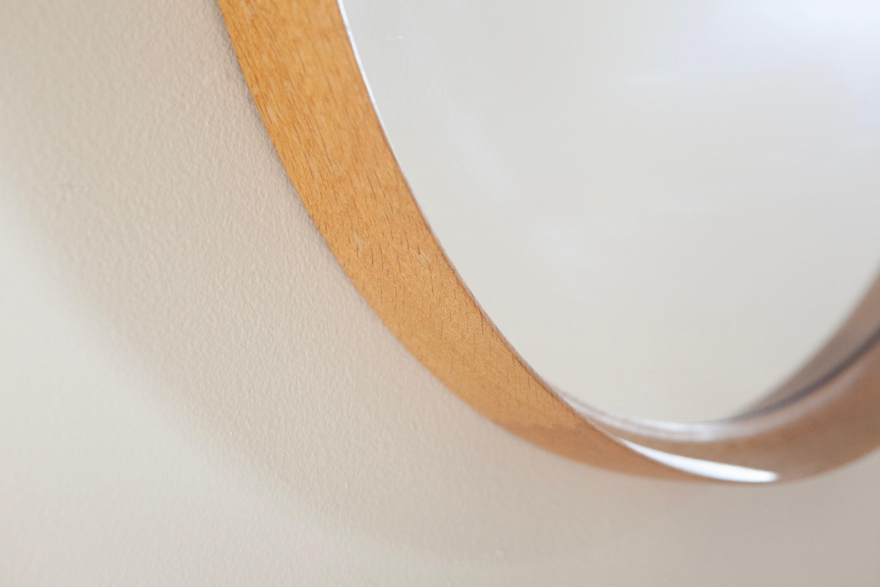 Uno & Östen Kristiansson, Round Oak mirror by Luxus, Vittsjö. Sweden, 1960s For Sale 2