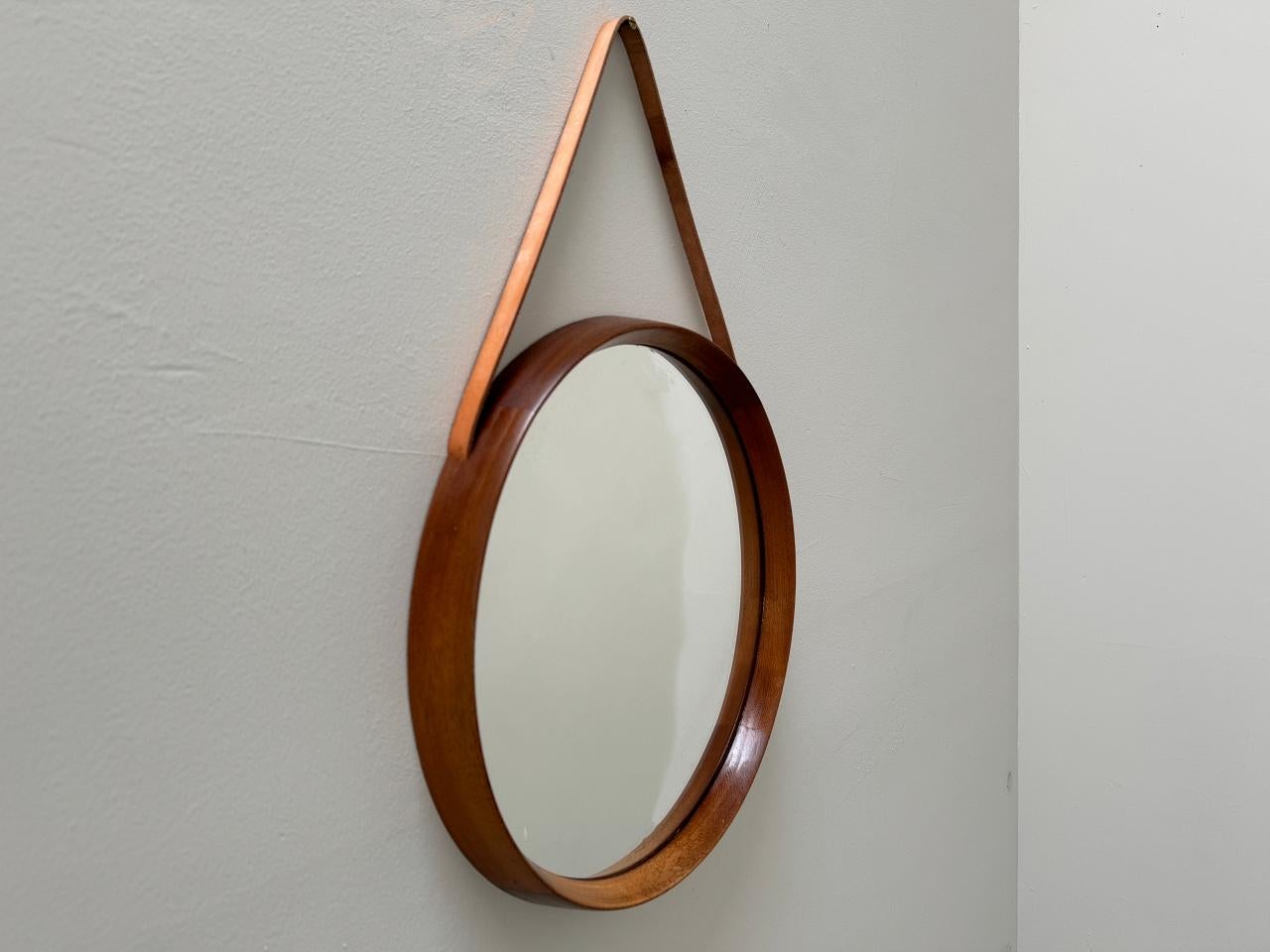 Mid-Century Modern UNO & ÖSTEN KRISTIANSSON Round Wall Mirror for Luxus, Teak Leather 1960s, Sweden For Sale