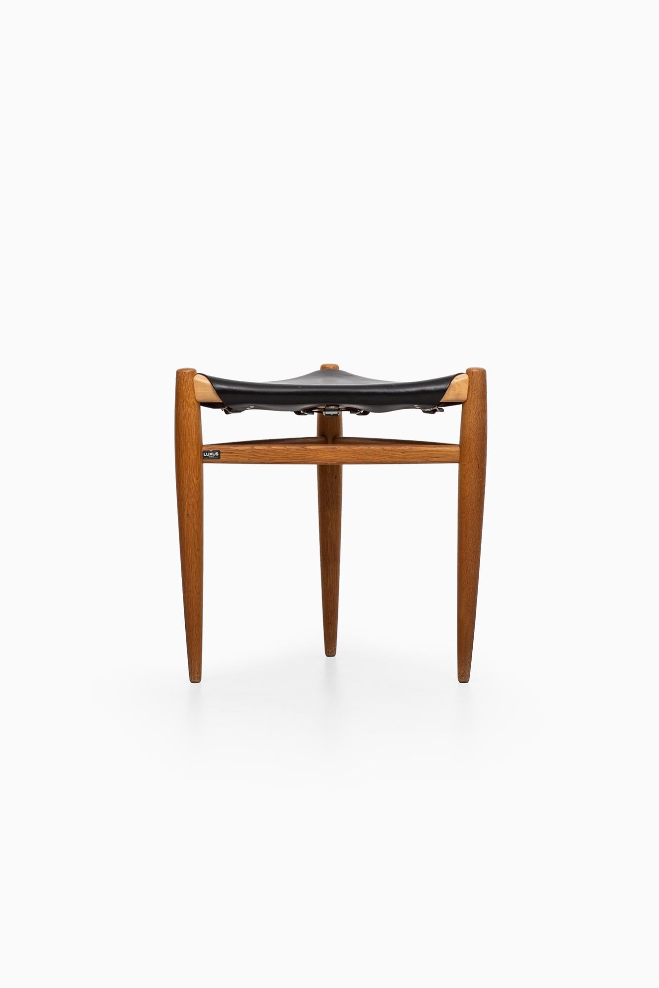 Rare stool designed by Uno & Östen Kristiansson. Produced by Luxus in Vittsjö, Sweden.