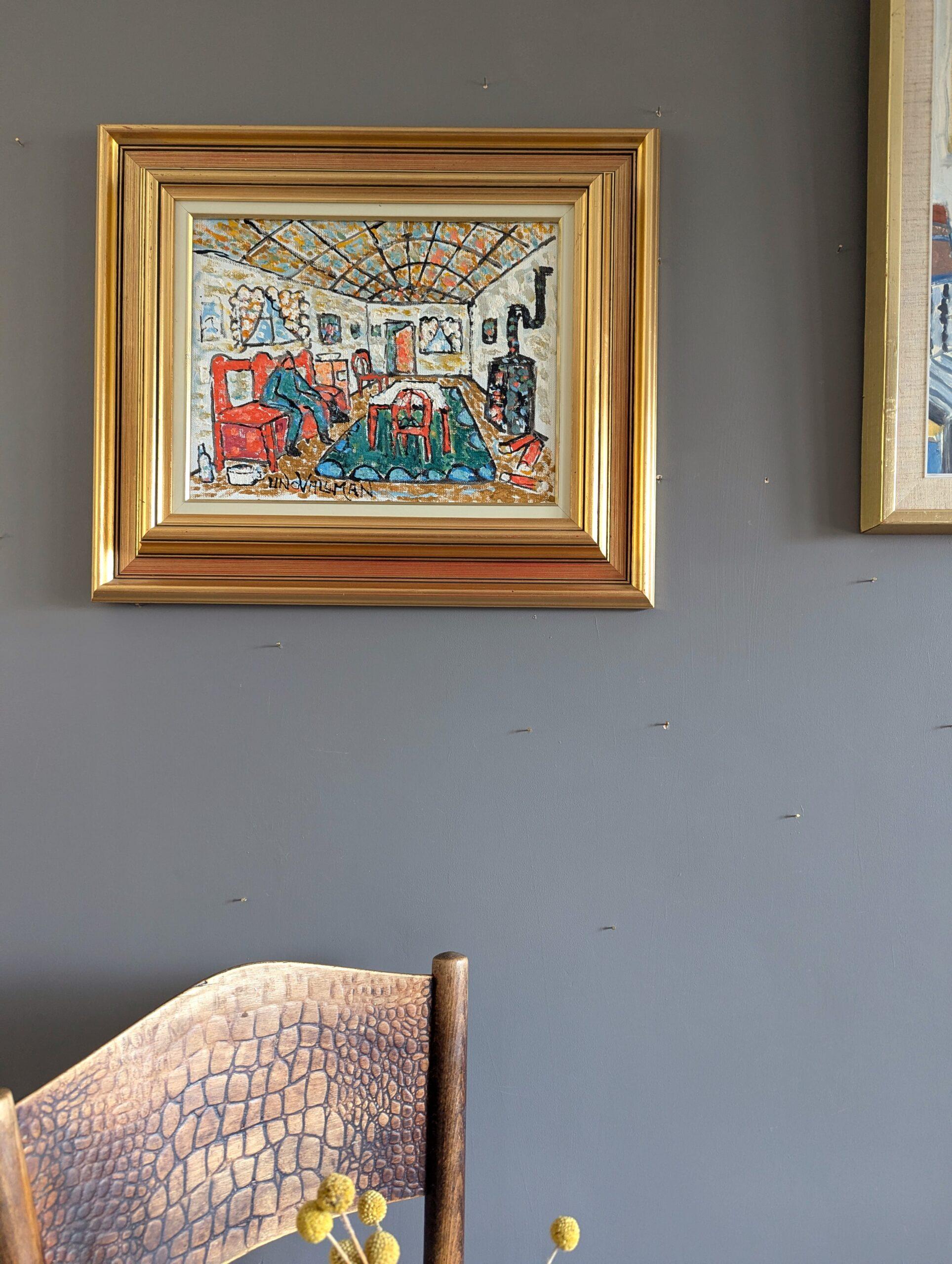 COSY INTERIOR
Size: 46 x 53.5 cm (including frame)
Oil on canvas

A lively and expressive interior scene composition, executed in oil onto canvas by Swedish artist Uno Vallman (1913-2004), whose works are included in the Swedish National Museum and
