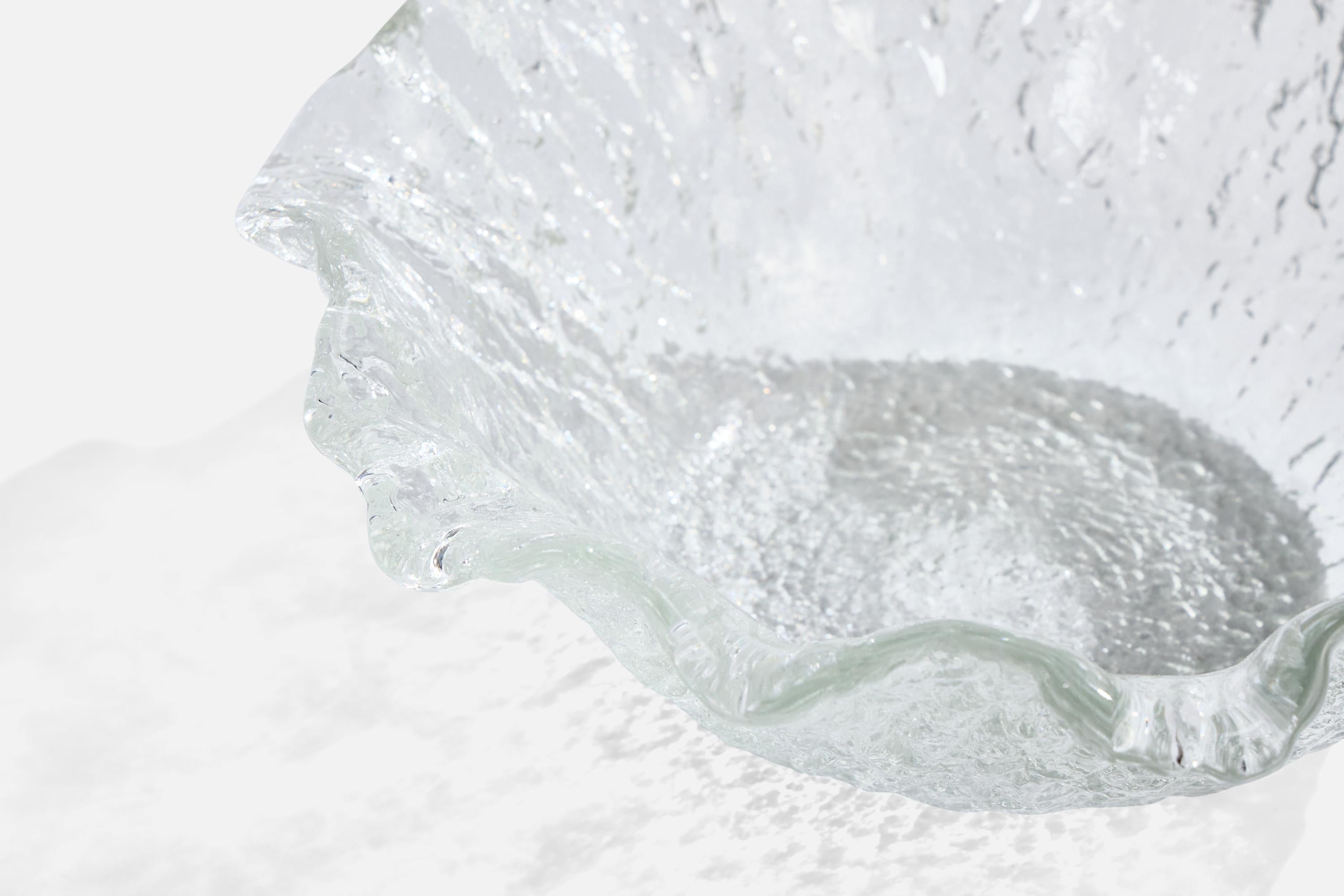 Uno Westerberg, Bowl, Glass, Sweden, 1960s For Sale 1