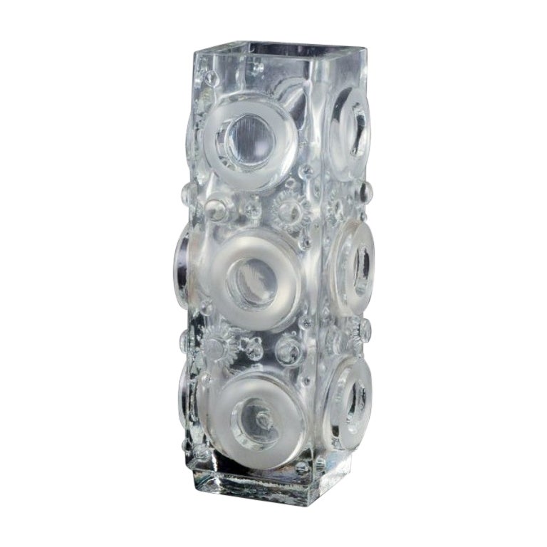 Uno Westerberg for Pukeberg, Sweden. Large art glass vase in clear art glass.