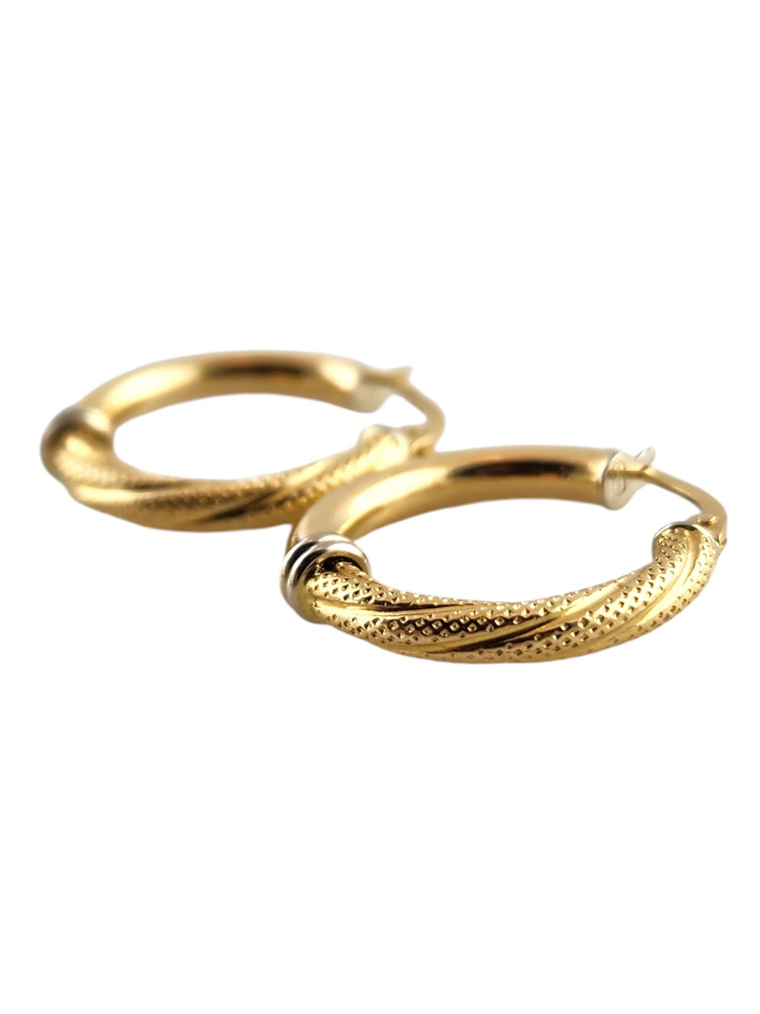 UnoAEre 18 Karat Yellow & White Gold Hoop Earrings #18779 In Good Condition In Washington Depot, CT
