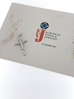UnoAErre 18 karat White Gold Italian Crucifix