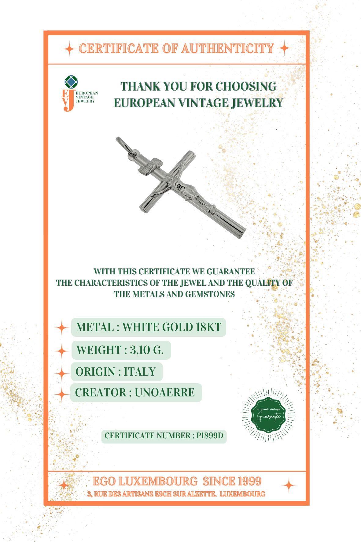 UnoAErre 18 karat White Gold Italian Crucifix For Sale 4