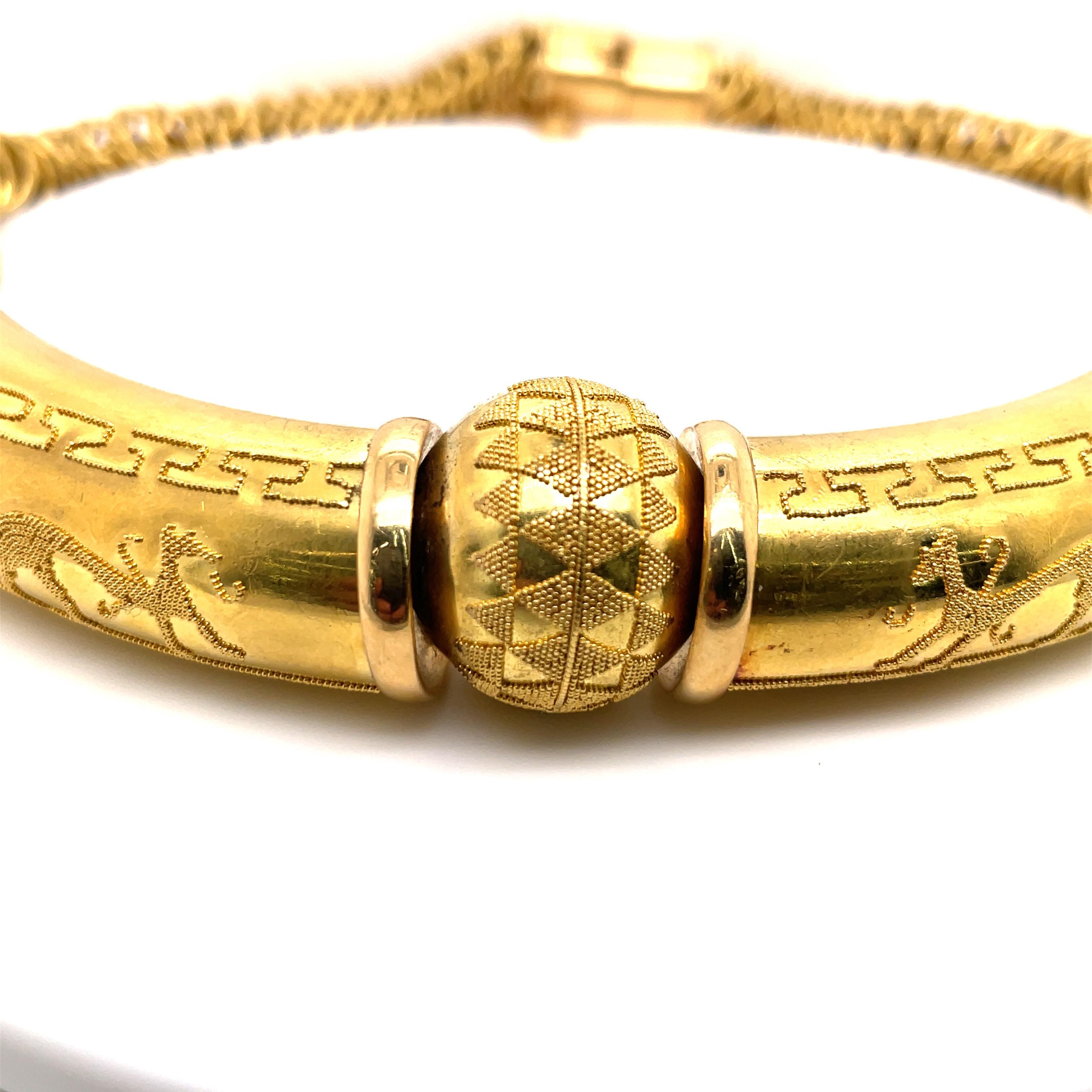 UnoAErre 18 Karat Yellow Gold Egyptian Style Collar Necklace 146.2 Grams Italy In Excellent Condition For Sale In New York, NY