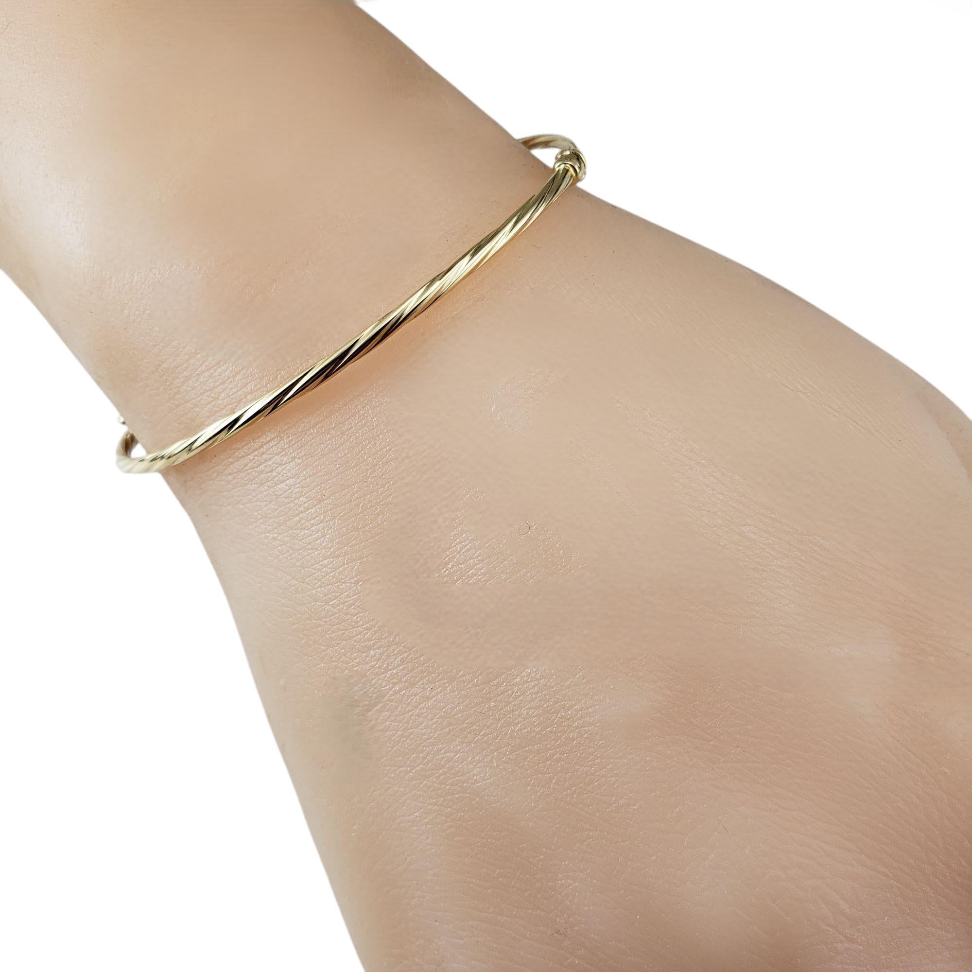 UnoAErre Bracelet jonc torsadé en or jaune 18 carats n° 21342 en vente 3