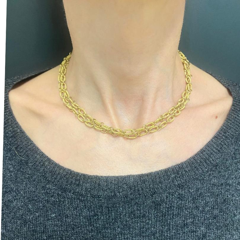 DESIGNER: UnoAErre
CIRCA: Fine del XX secolo
MATERIALI: Oro 18k
PESO: 34,4 grammi
MISURE:  32