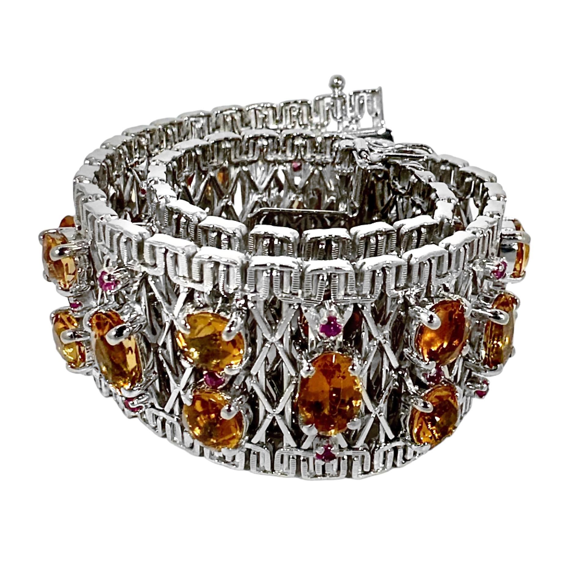 Unoaerre Pulsera de Oro Blanco de 18 K con Topacio Imperial y Rubíes en venta 3