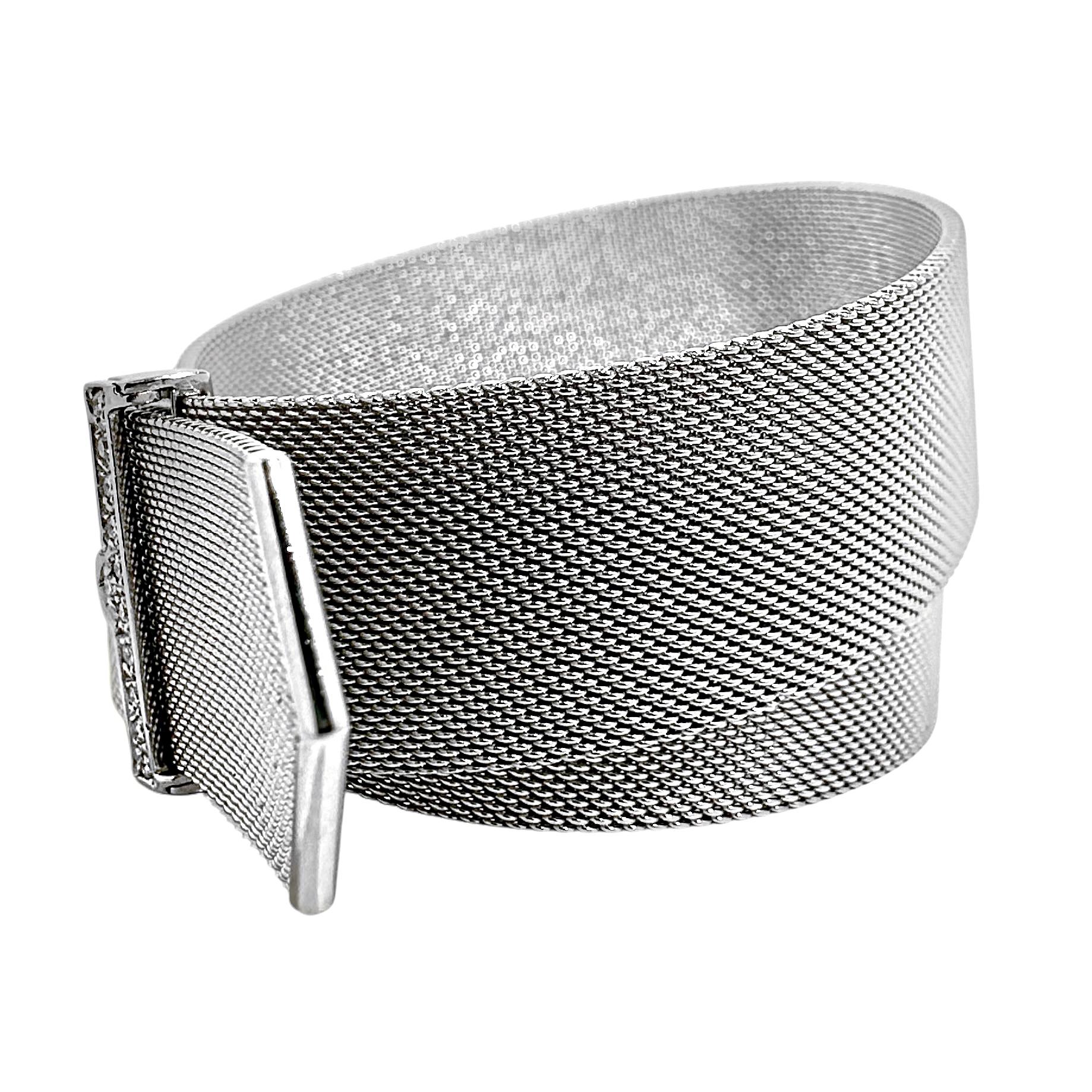 Unoaerre 18K Weißgold Mesh Double Wrap-Armband mit Diamantschnalle (Brillantschliff) im Angebot