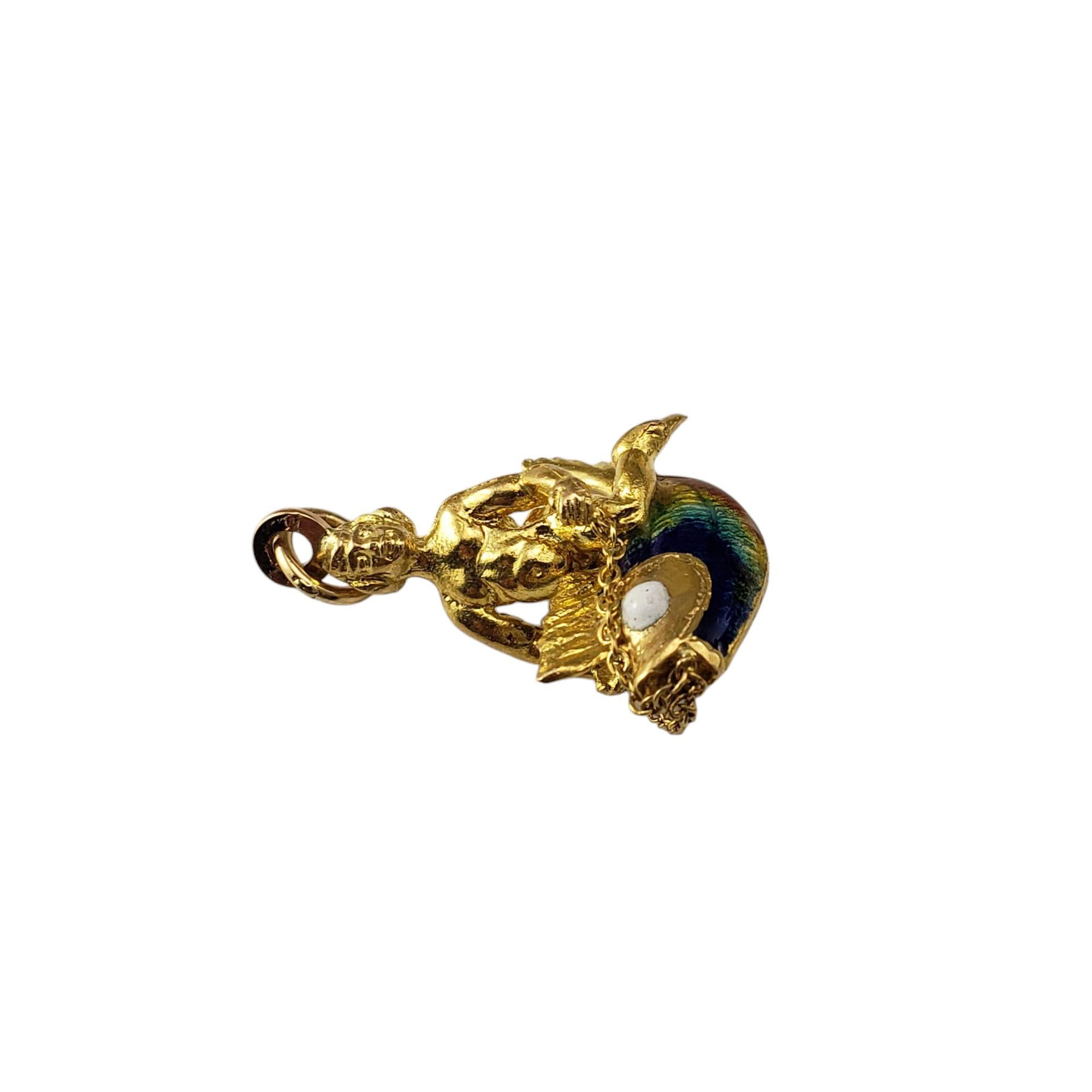 Contemporain UnoAErre Or jaune 18K Poseidon Riding Enamel Fish Charm #21161 en vente