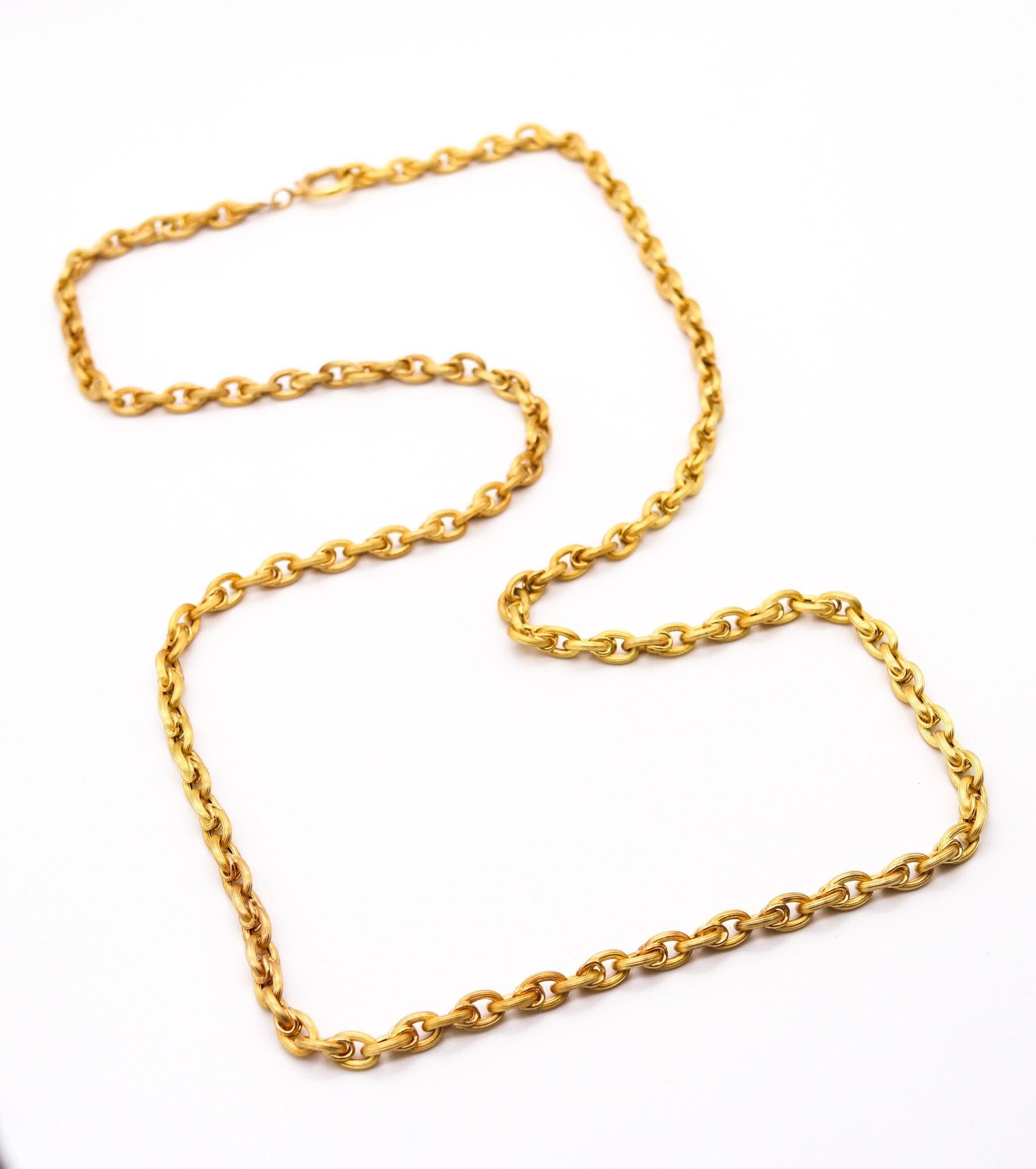 Modernist UNOAERRE 1950 Mid-Century Vintage 35 Inches Long Chain In 14Kt Yellow Gold For Sale