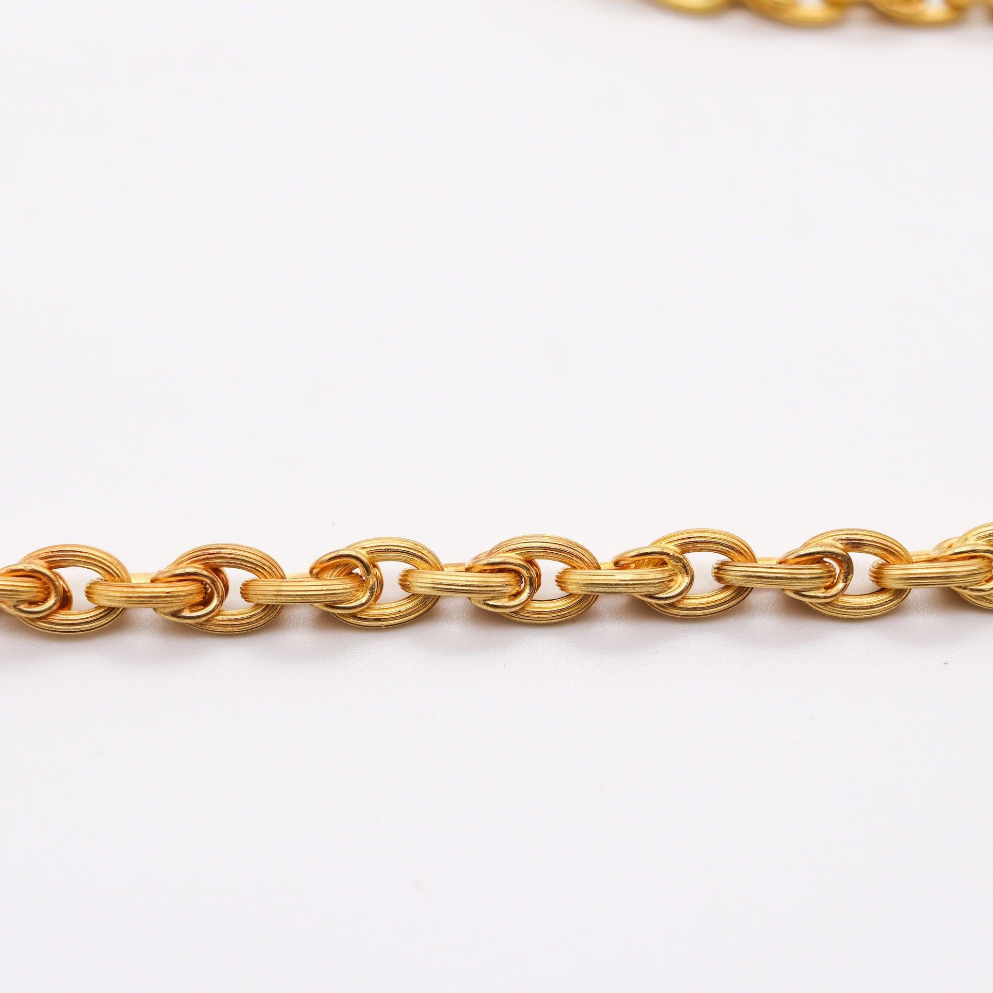 UNOAERRE 1950 Mid-Century Vintage 35 Inches Long Chain In 14Kt Yellow Gold In Excellent Condition For Sale In Miami, FL