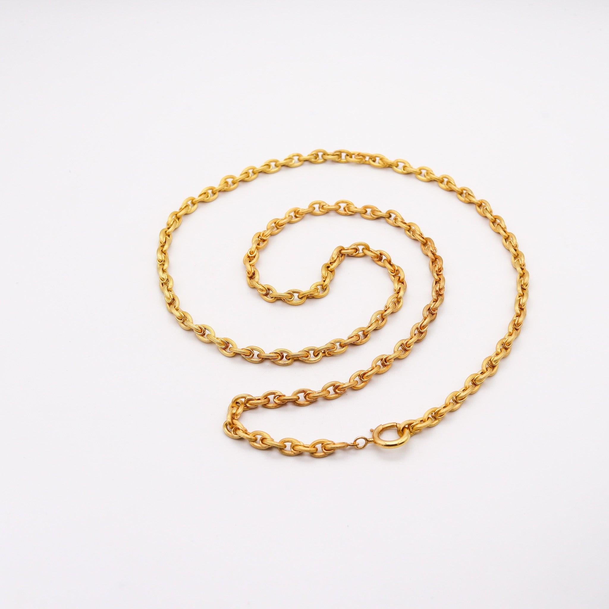 UNOAERRE 1950 Mid-Century Vintage 35 Inches Long Chain In 14Kt Yellow Gold For Sale 3