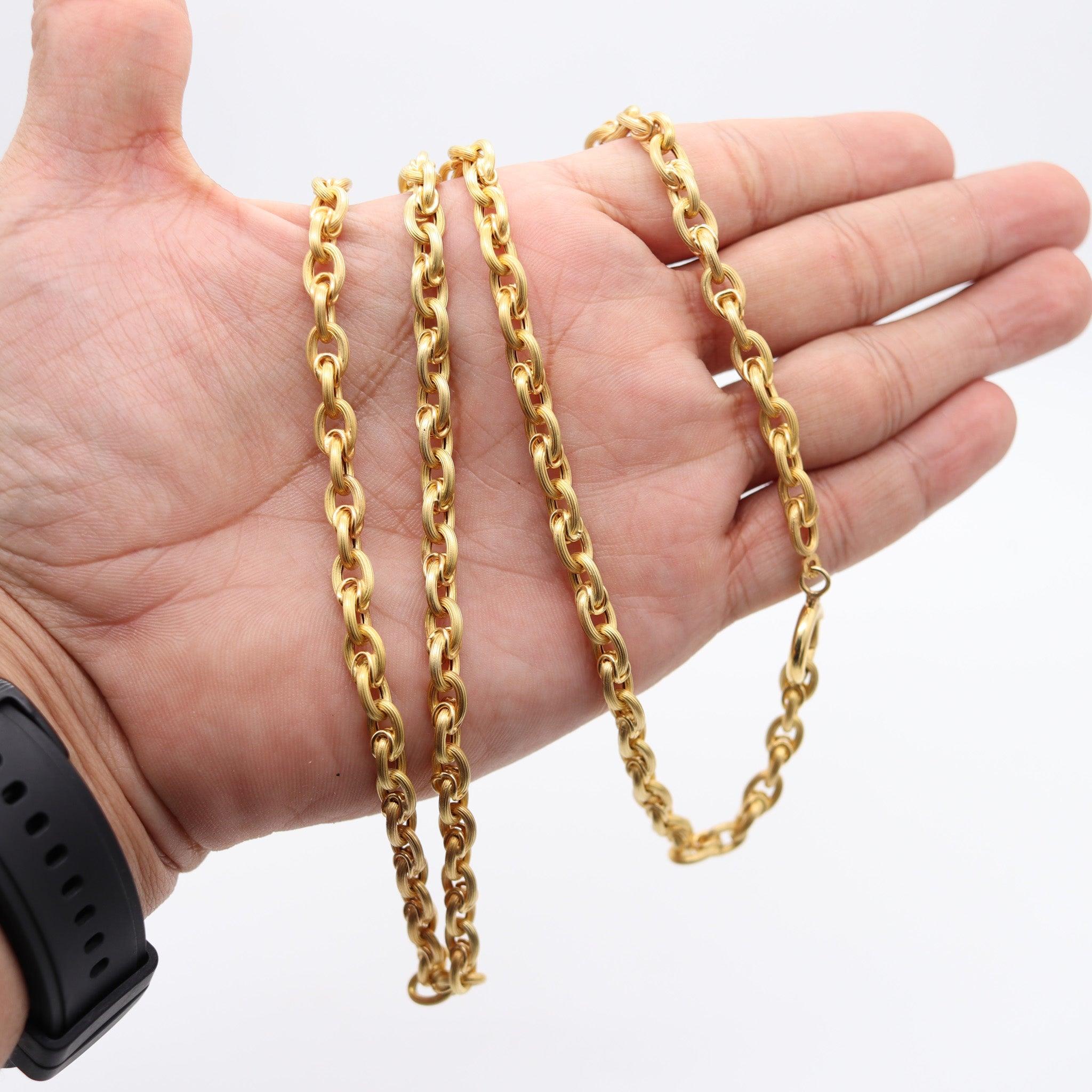 UNOAERRE 1950 Mid-Century Vintage 35 Inches Long Chain In 14Kt Yellow Gold For Sale 4