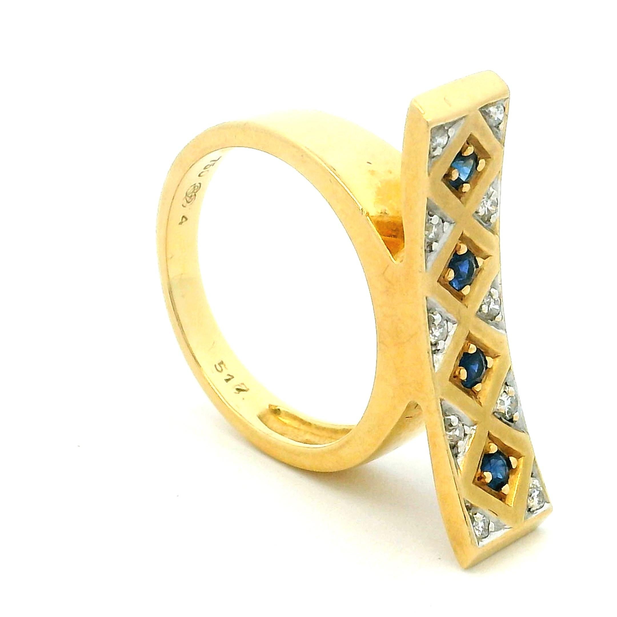 Modernista Anello modernista in oro 18 carati con zaffiro e diamante, UnoAErre, anni '80 in vendita