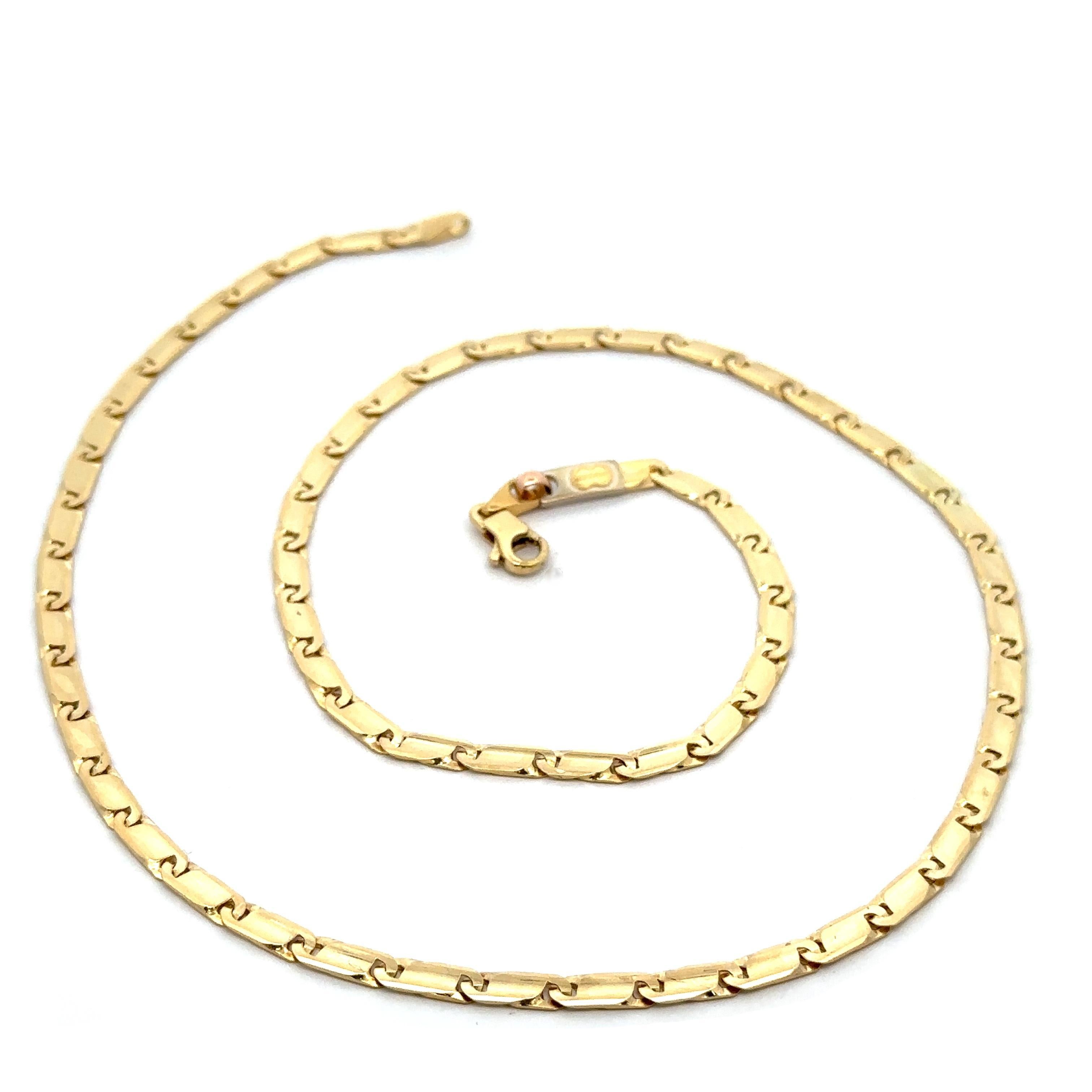 UnoAErre è una collana italiana in oro massiccio 18k con catena a maglie piatte e lucide. in vendita 2