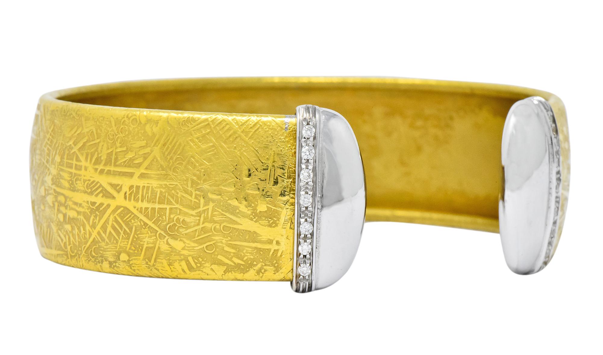 Round Cut UnoAErre Italian Contemporary Diamond 18 Karat Two-Tone Gold Cuff Bracelet