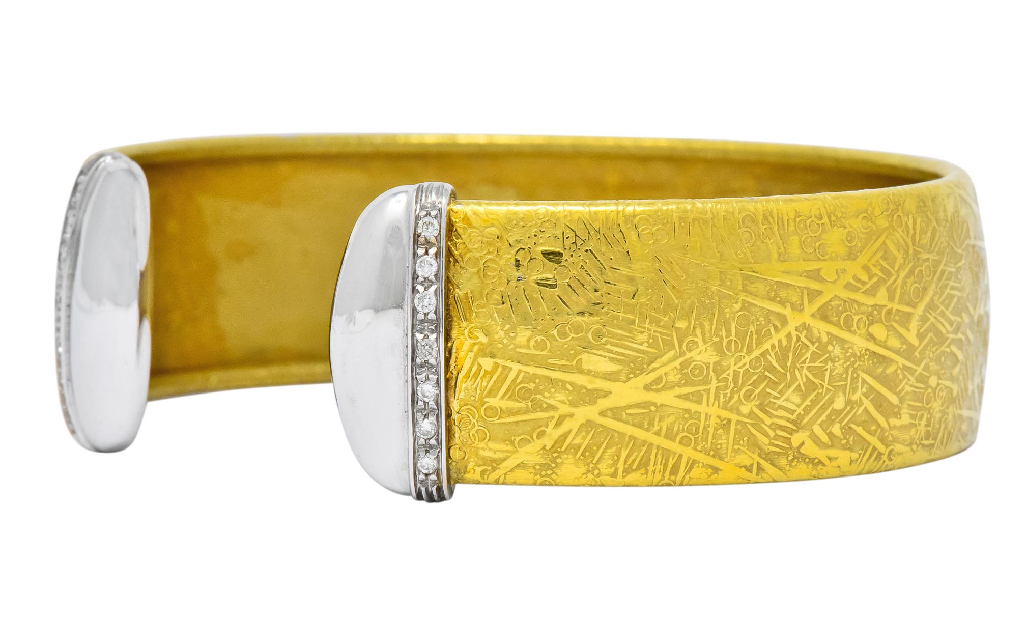 Women's or Men's UnoAErre Italian Contemporary Diamond 18 Karat Two-Tone Gold Cuff Bracelet