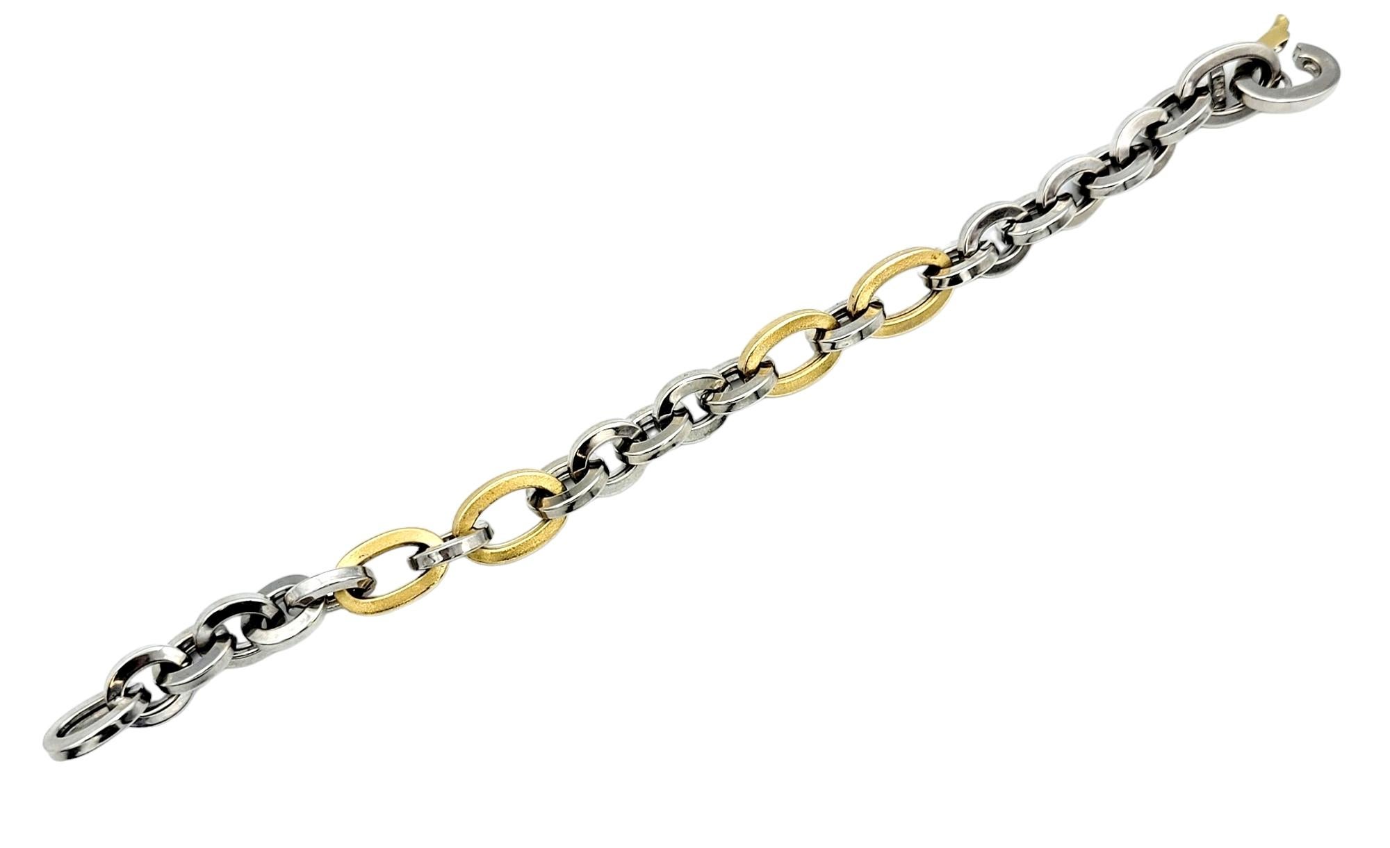 Unoaerre Large Chunky Two-Tone Chain Link Bracelet in 18 Karat Gold In Good Condition For Sale In Scottsdale, AZ