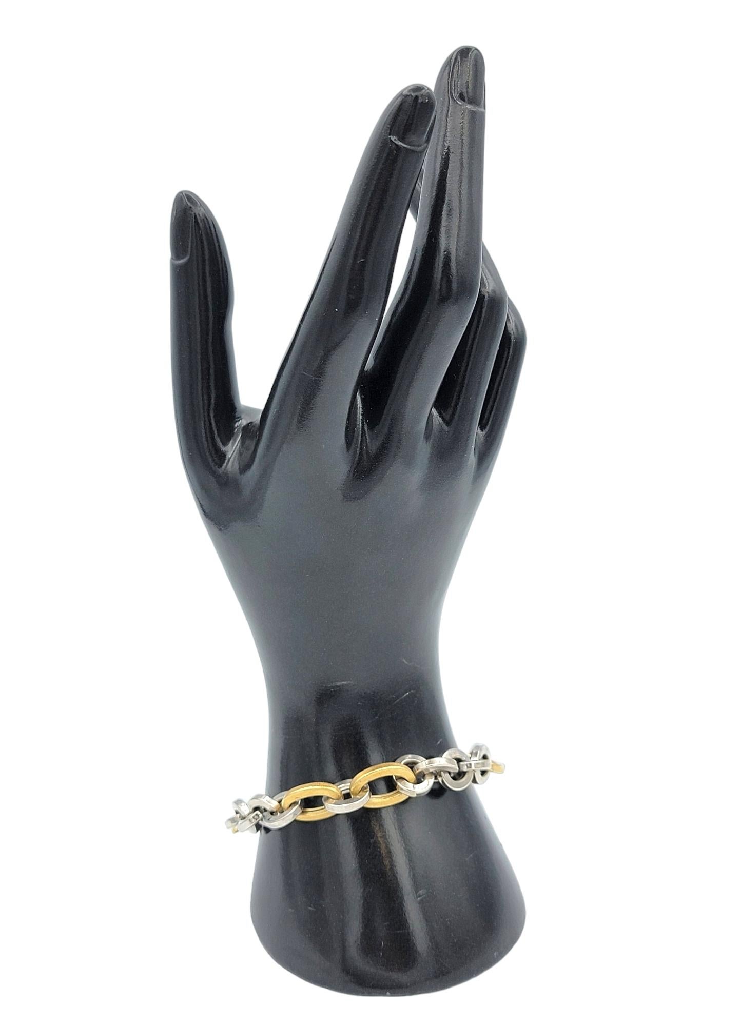 Unoaerre Large Chunky Two-Tone Chain Link Bracelet in 18 Karat Gold For Sale 3
