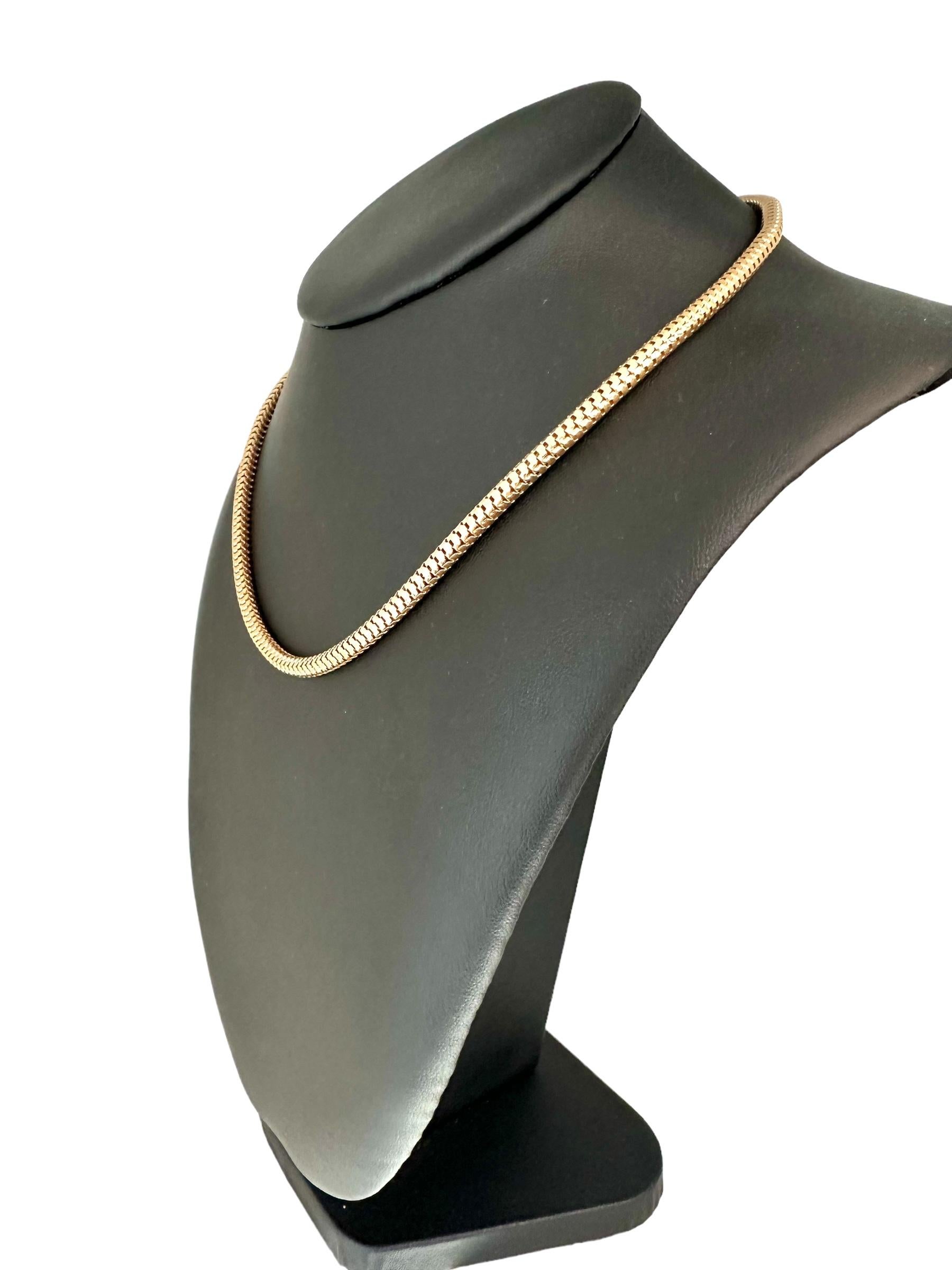 Modern UnoAErre Yellow Gold Necklace For Sale
