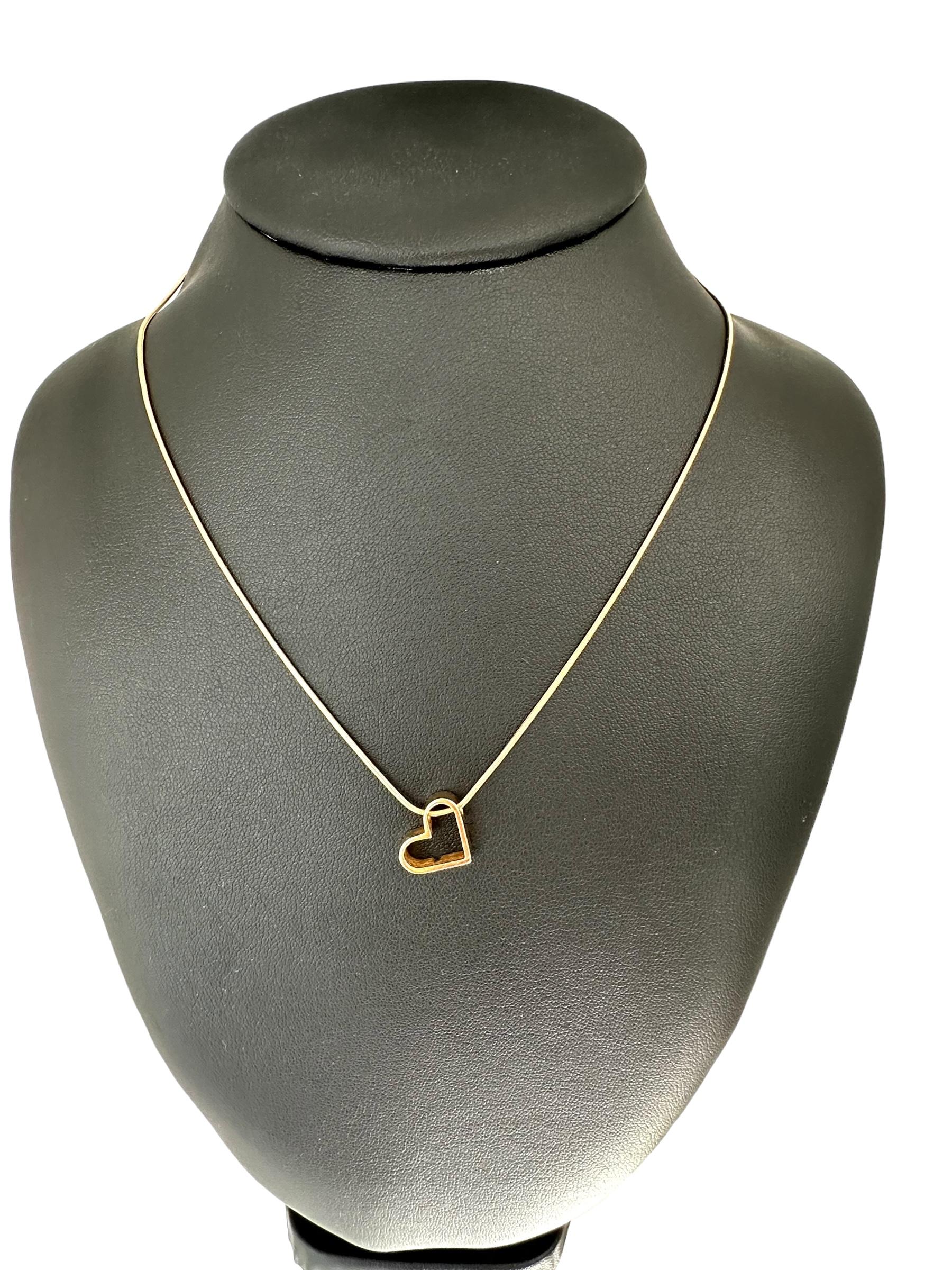 UnoAErre Yellow Gold Necklace with Heart Pendant For Sale 1