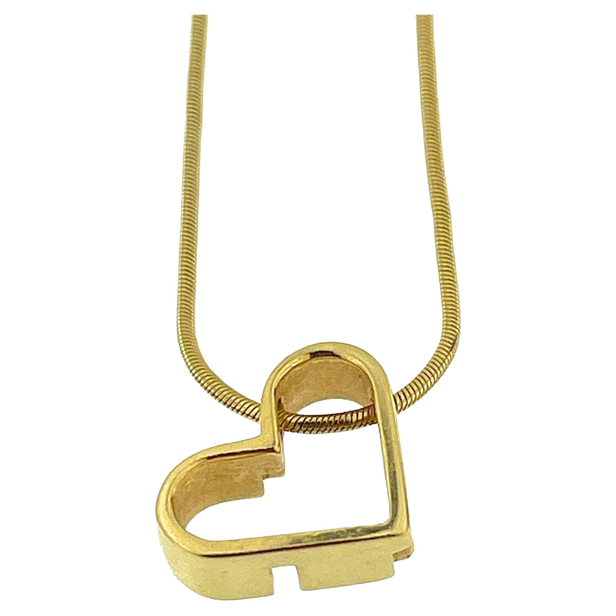 UnoAErre Yellow Gold Necklace with Heart Pendant For Sale