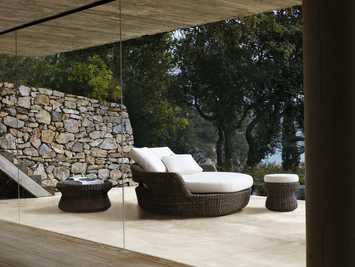 Contemporary Unopiu' Agora Coffee Table Pouf Outdoor Collection For Sale